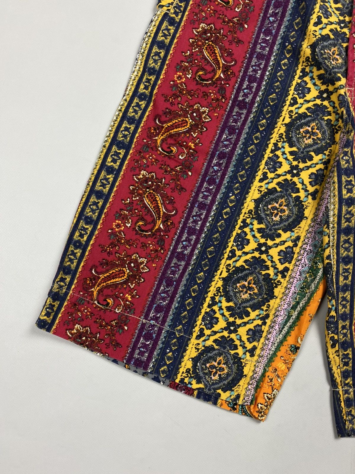 Tommy Hilfiger Tommy Hilfiger Jeans Vintage Patterned Shorts Size 30 Size US 30 / EU 46 - 9 Thumbnail