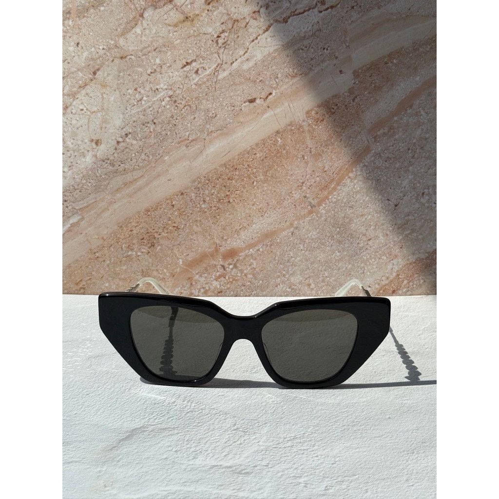 Gucci NEW Gucci GG0641S Black Crystal Cat Eye Sunglasses $695 Size ONE SIZE - 8 Thumbnail