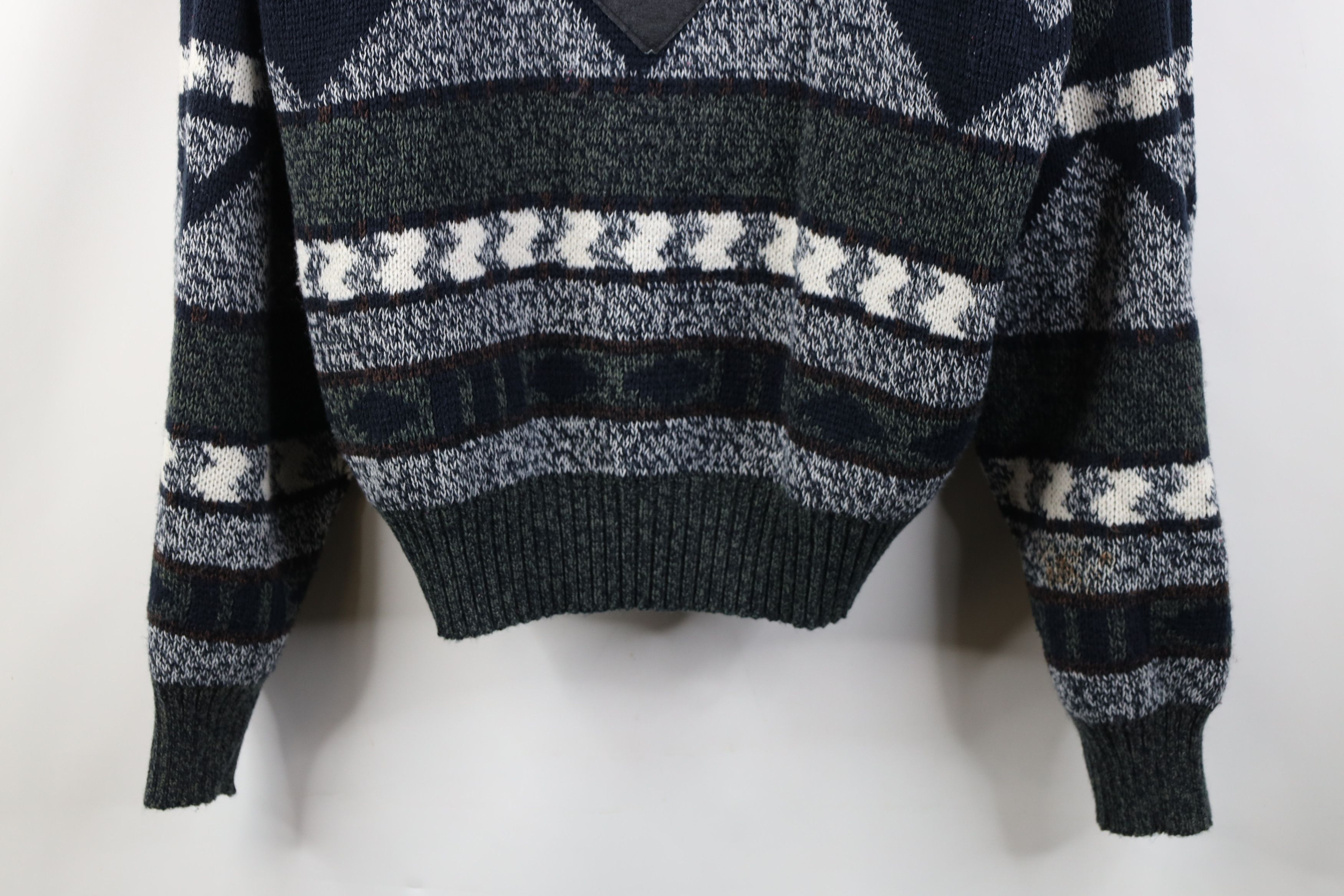 Vintage Vintage 90s Coogi Style Bassmaster Leather Trim Knit Sweater Size US L / EU 52-54 / 3 - 3 Thumbnail