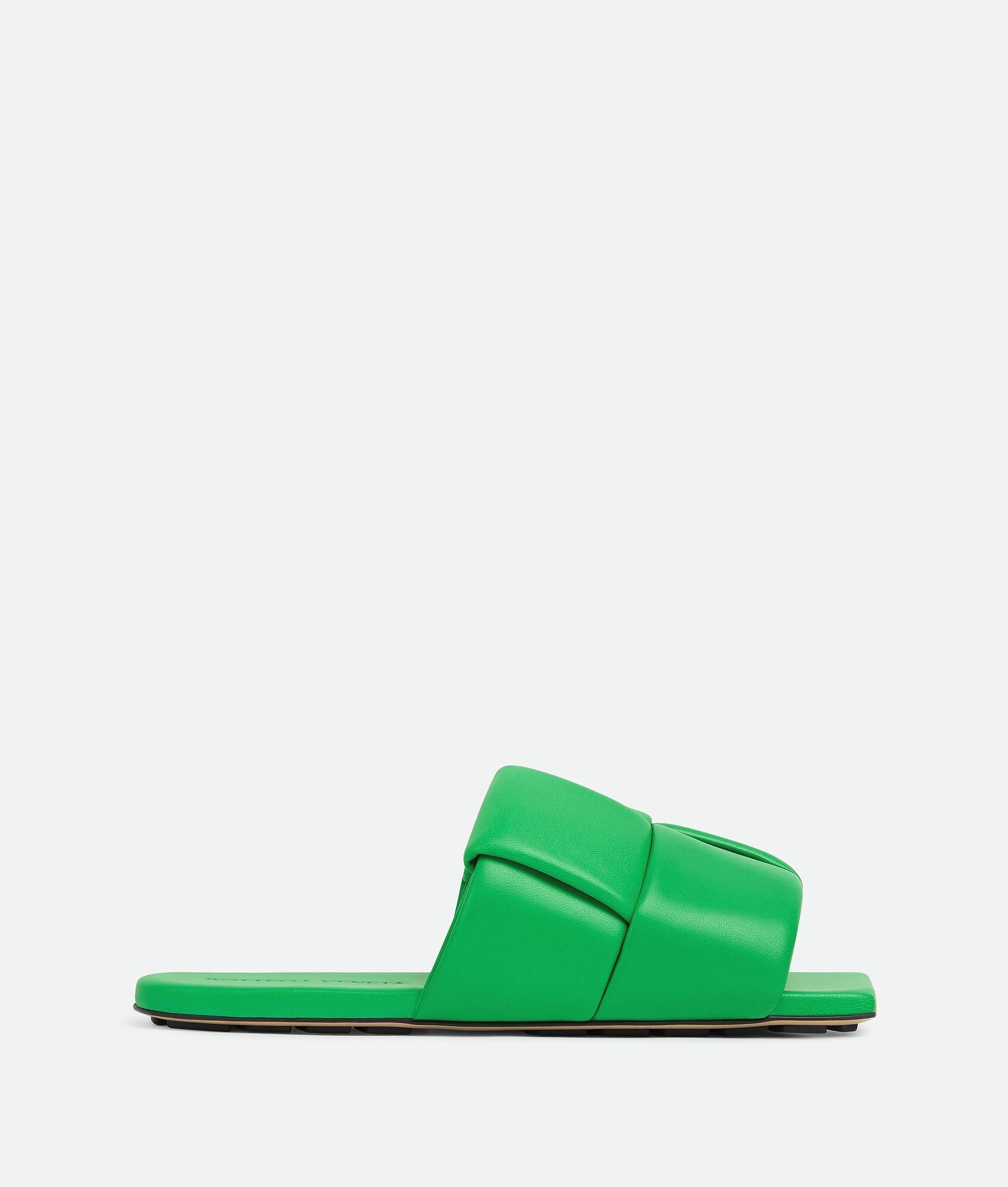 o1s1rm1025 Patch Flat Mule in Parakeet