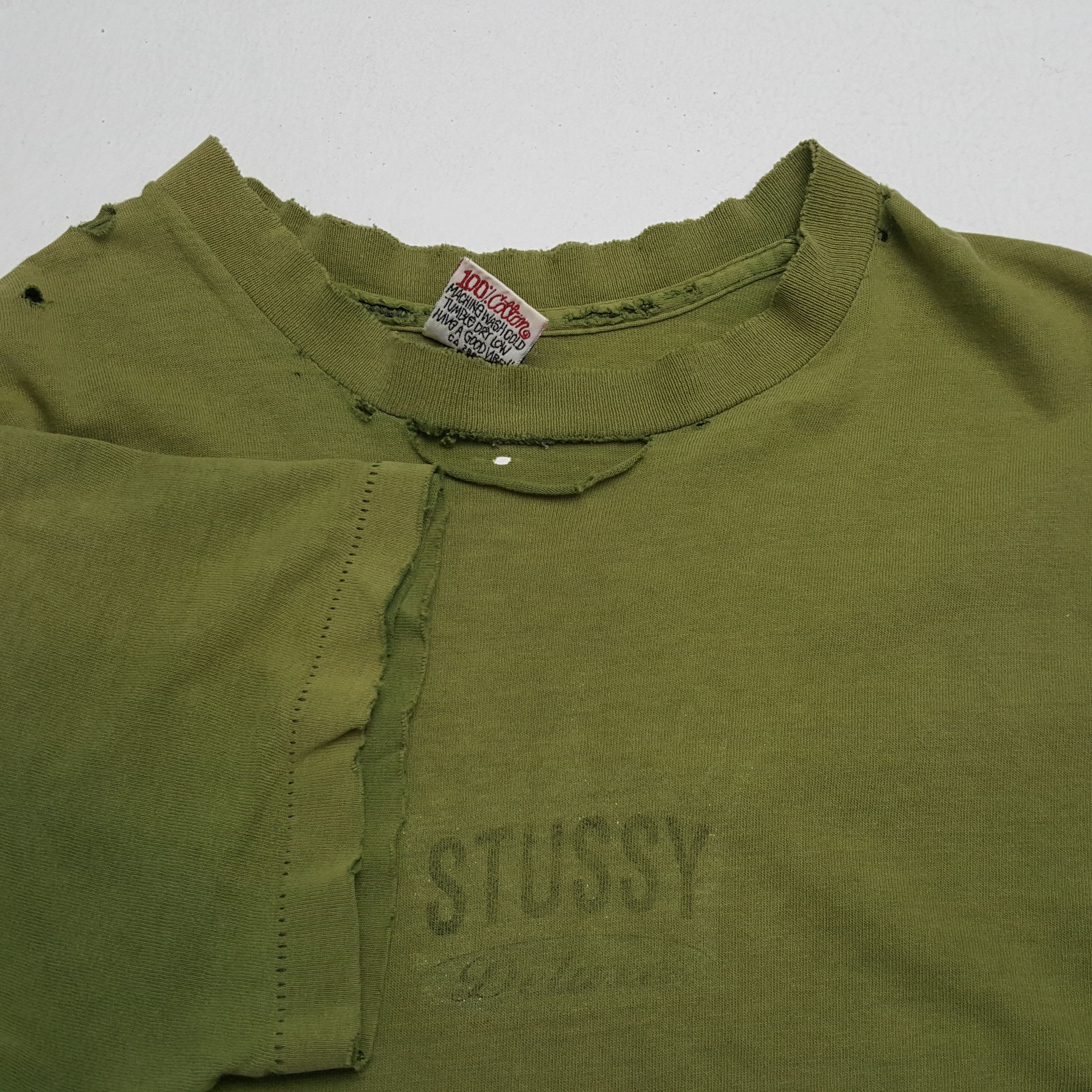 Stussy STUSSY DELUXE Vintage Streetwear Style Distressed Tshirt Size US S / EU 44-46 / 1 - 8 Thumbnail
