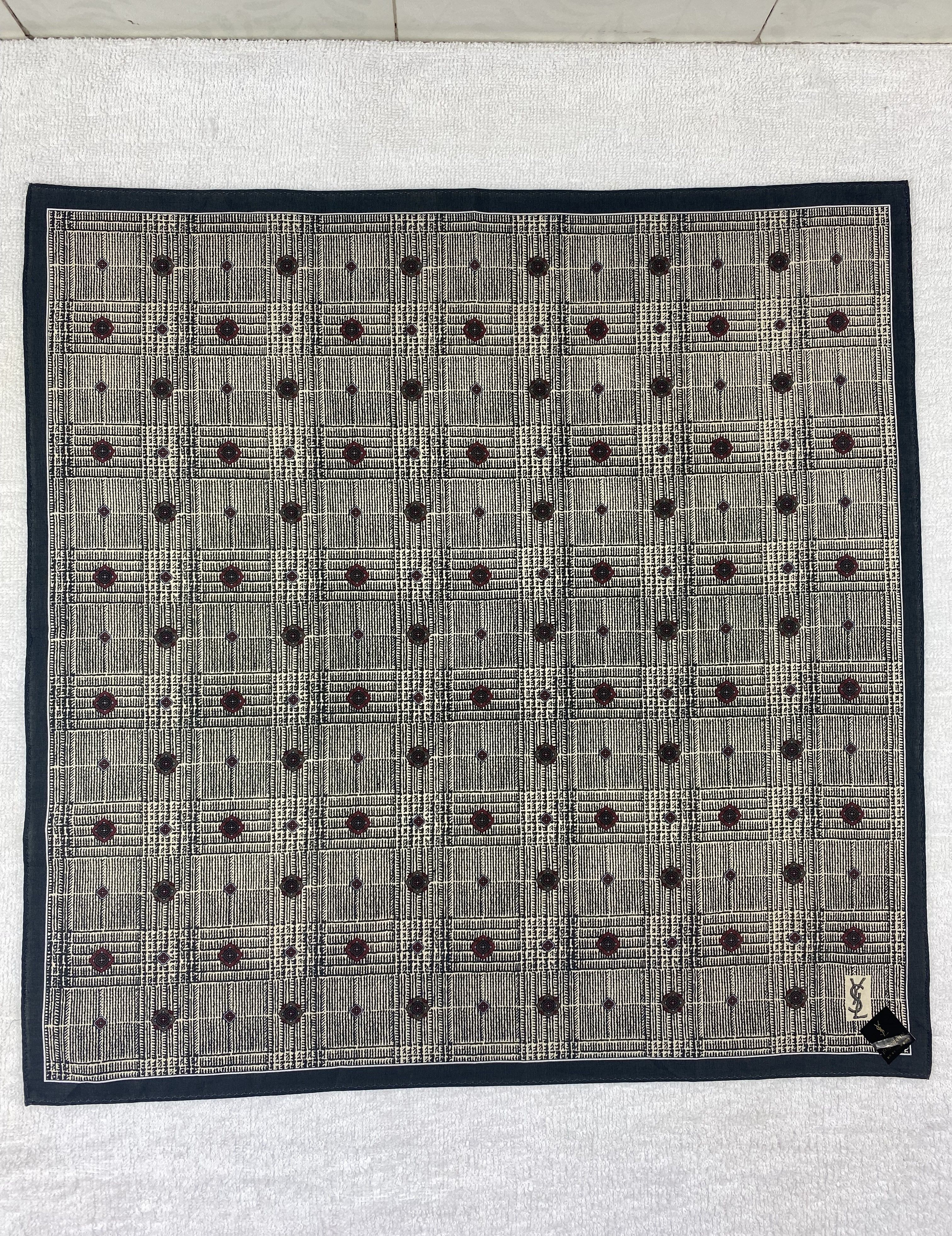 Yves Saint Laurent Yves Saint Laurent Handkerchief / Bandana / Neckerchief Size ONE SIZE - 3 Thumbnail