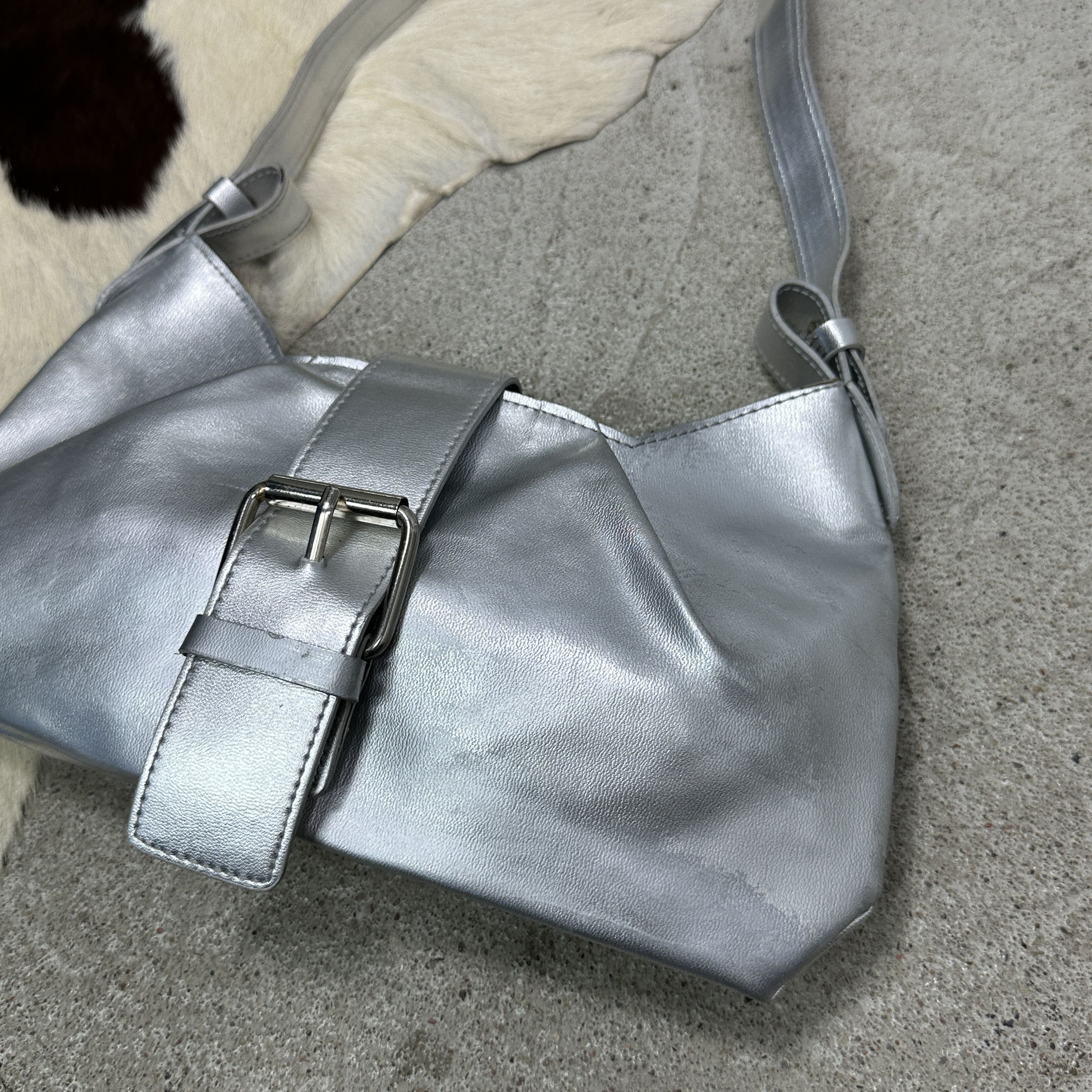 Vintage Vintage Casual Streetwear Silver Chrome Baguette Bag Y2K Size ONE SIZE - 3 Thumbnail