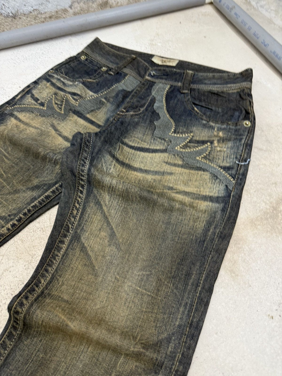 If Six Was Nine Ikka Japan Tribal Embroidered Muddy Wash Flared Denim Jeans Size US 29 - 4 Thumbnail