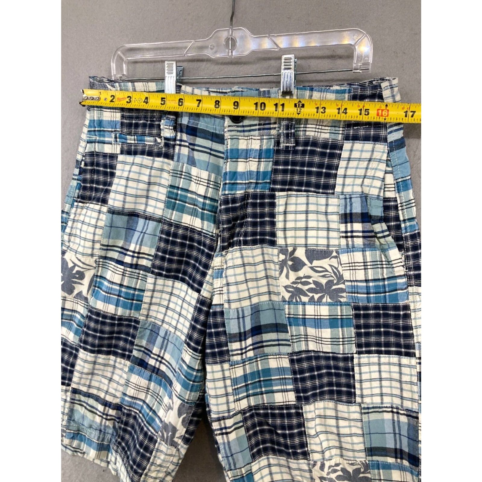 American Eagle Outfitters American Eagle Outfitters Bermuda Shorts Mens 30 Blue Plaid Preppy 90s Style, Casual Mens Size US 30 / EU 46 - 2 Thumbnail