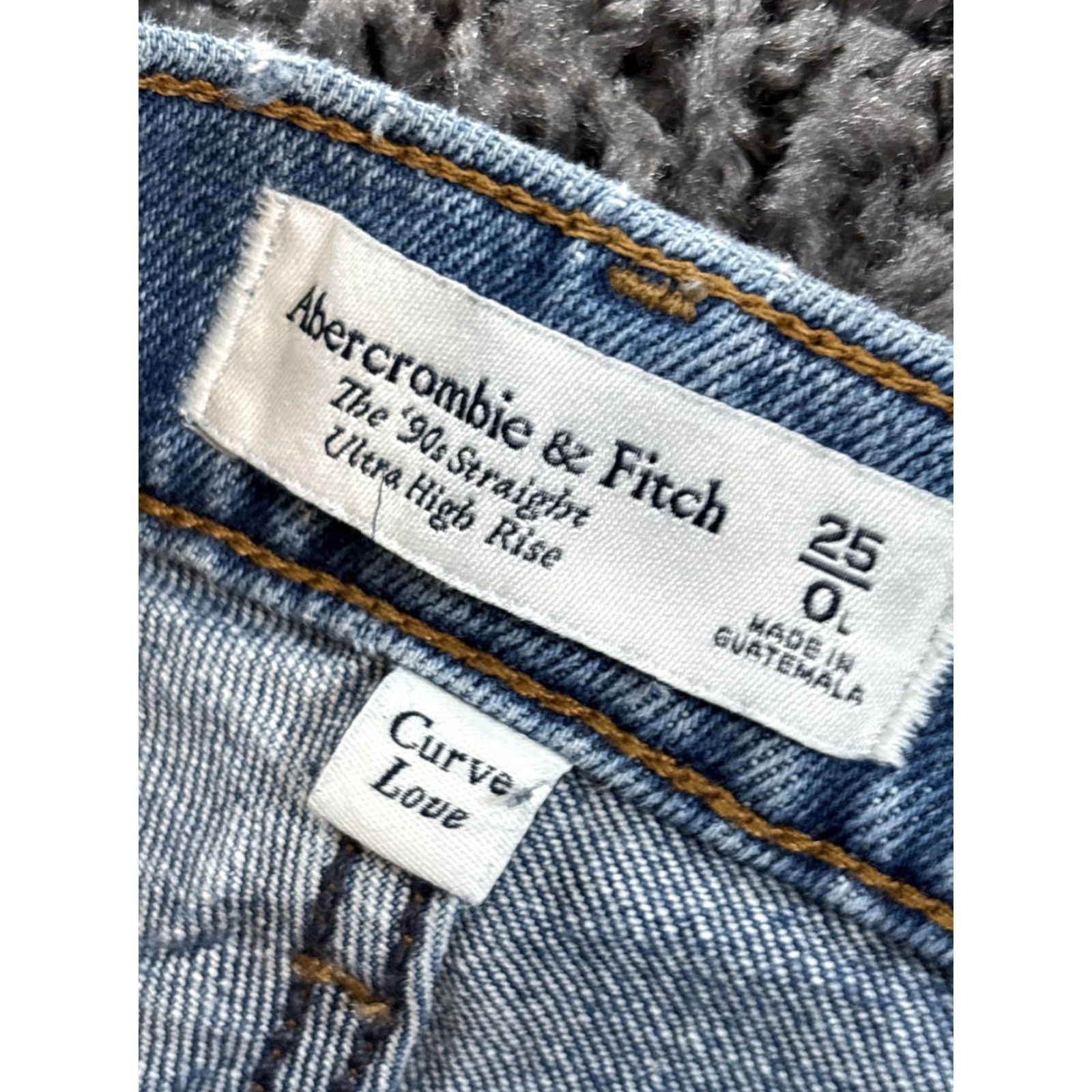 Abercrombie & Fitch VINTAGE Abercrombie & Fitch 90s Straight Jeans Women 0 25x32 Light Blue Cotton High Rise 25 in 32 in Mens? Wait not mens. Department Women. Size 0. Size ONE SIZE - 6 Thumbnail