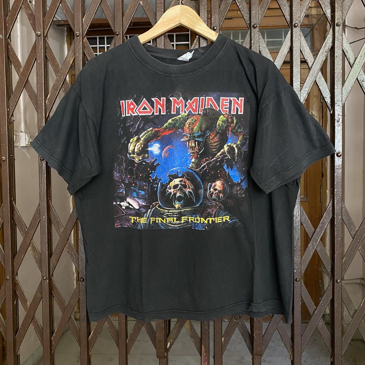 Iron Maiden Vintage Iron Maiden The Final Frontier graphic t-shirt Size US M / EU 48-50 / 2 - 1 Thumbnail