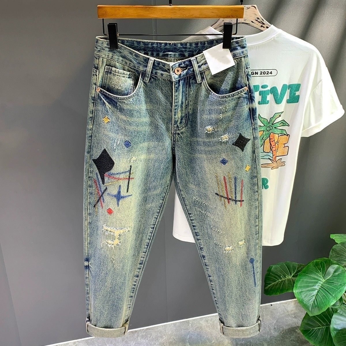 Japanese Brand Casual Embroidery Stylish Jeans Size US 32 / EU 48 - 1 Thumbnail