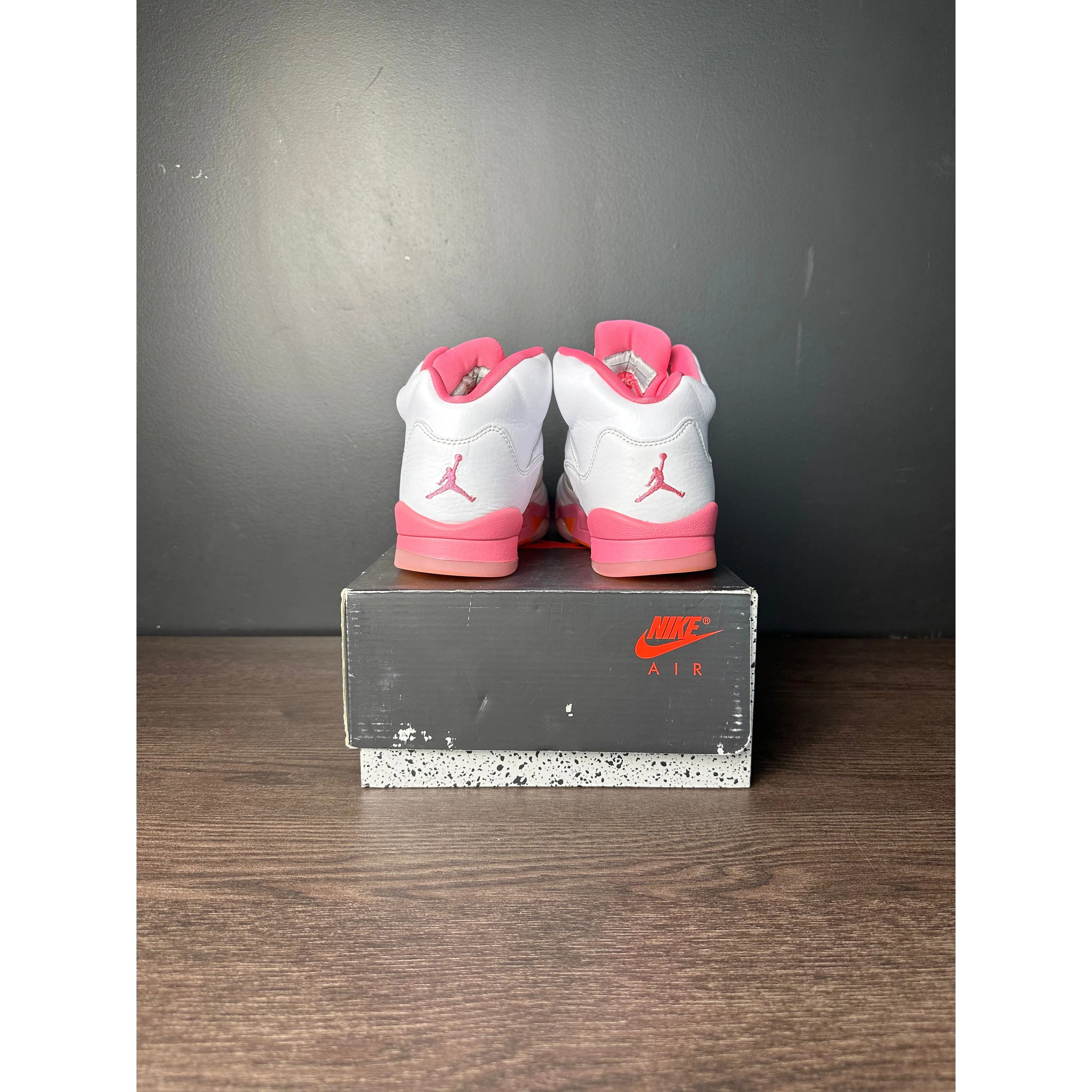 Jordan Brand Air Jordan 5 Retro WNBA "Pinksicle Safety Orange" (GS) **PRE-OWNED** - Size 7 Size US 7 / EU 40 - 4 Thumbnail