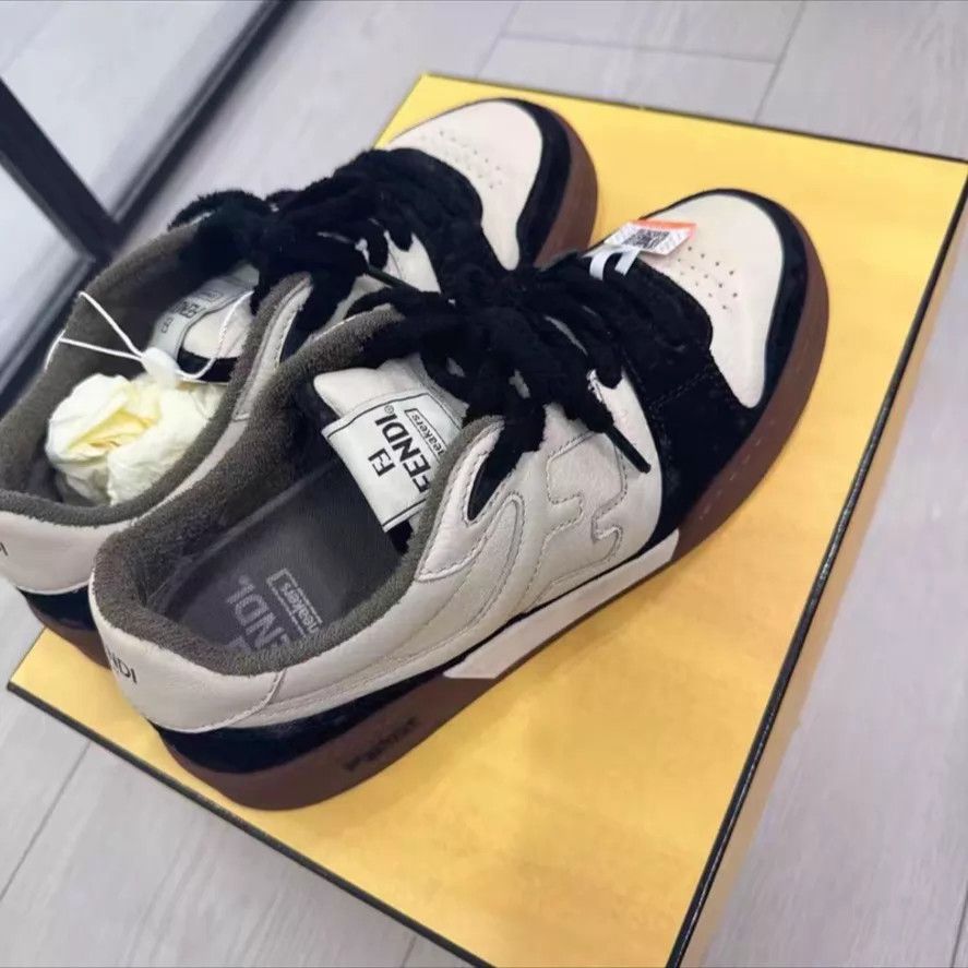 Fendi FENDI casual sneakers 6 Size US 6 / IT 36 - 1 Thumbnail