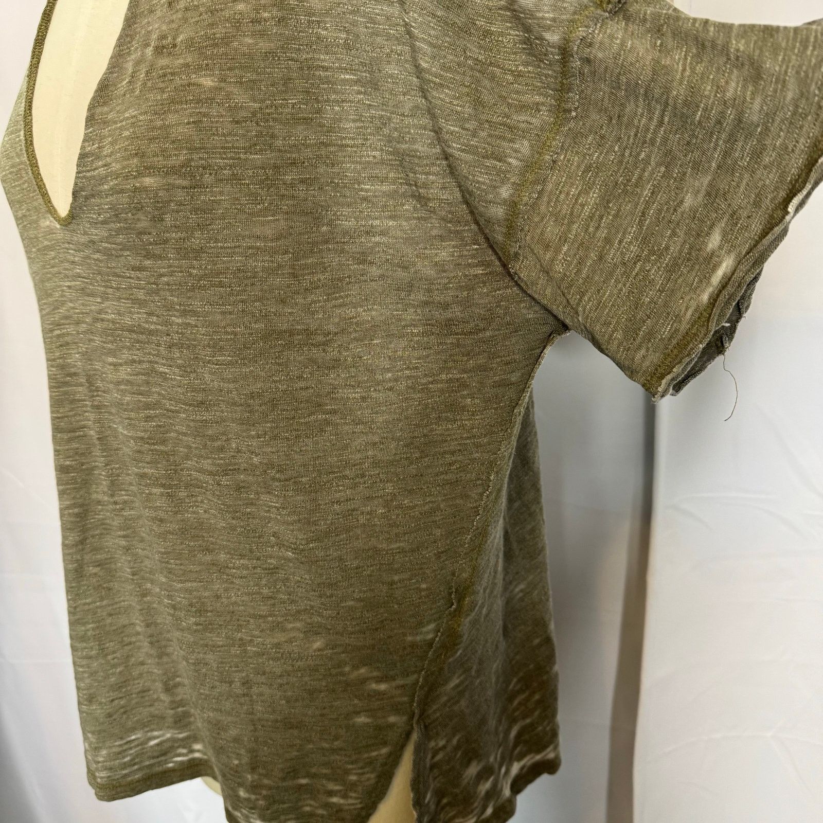 Free People We The Free Free People Olive Distressed Cutout Tee Size S Size S / US 4 / IT 40 - 4 Thumbnail