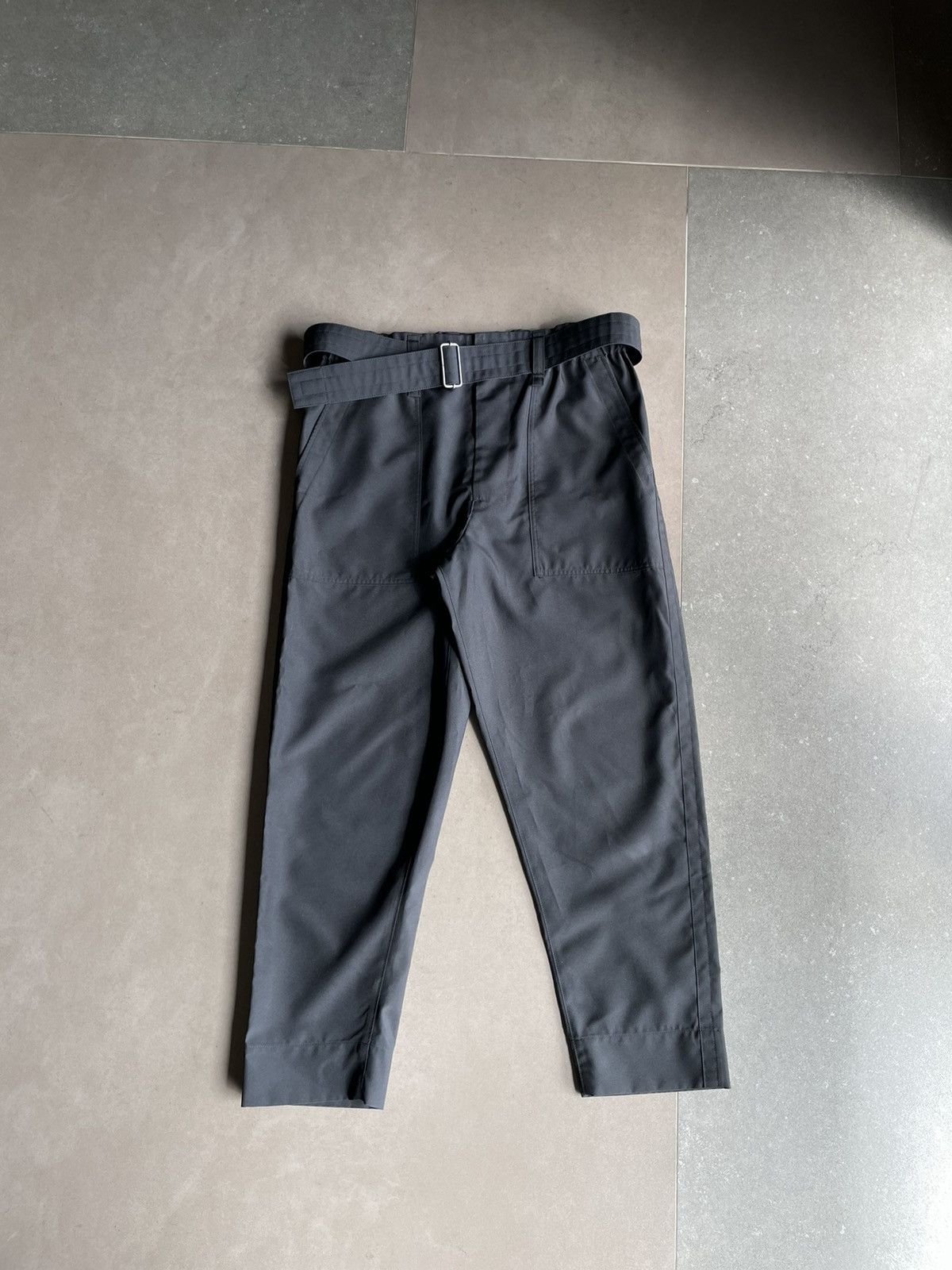 Issey Miyake Issey Miyake Men Belted Tapered Trousers Size US 32 / EU 48 - 1 Thumbnail