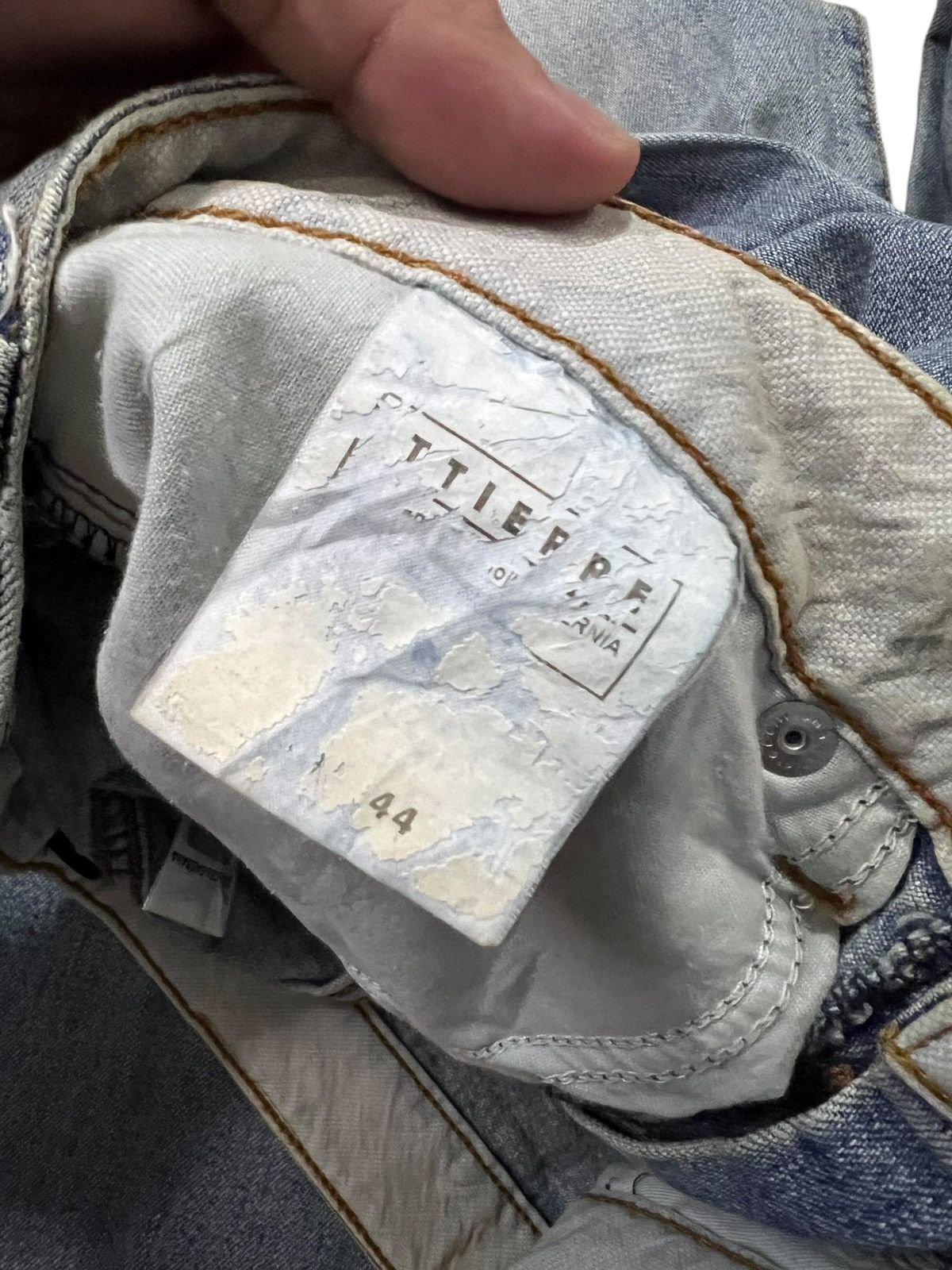 Dolce & Gabbana Dolce & Gabbana Distressed Light Wash Jean like kapital Size US 29 - 16 Thumbnail