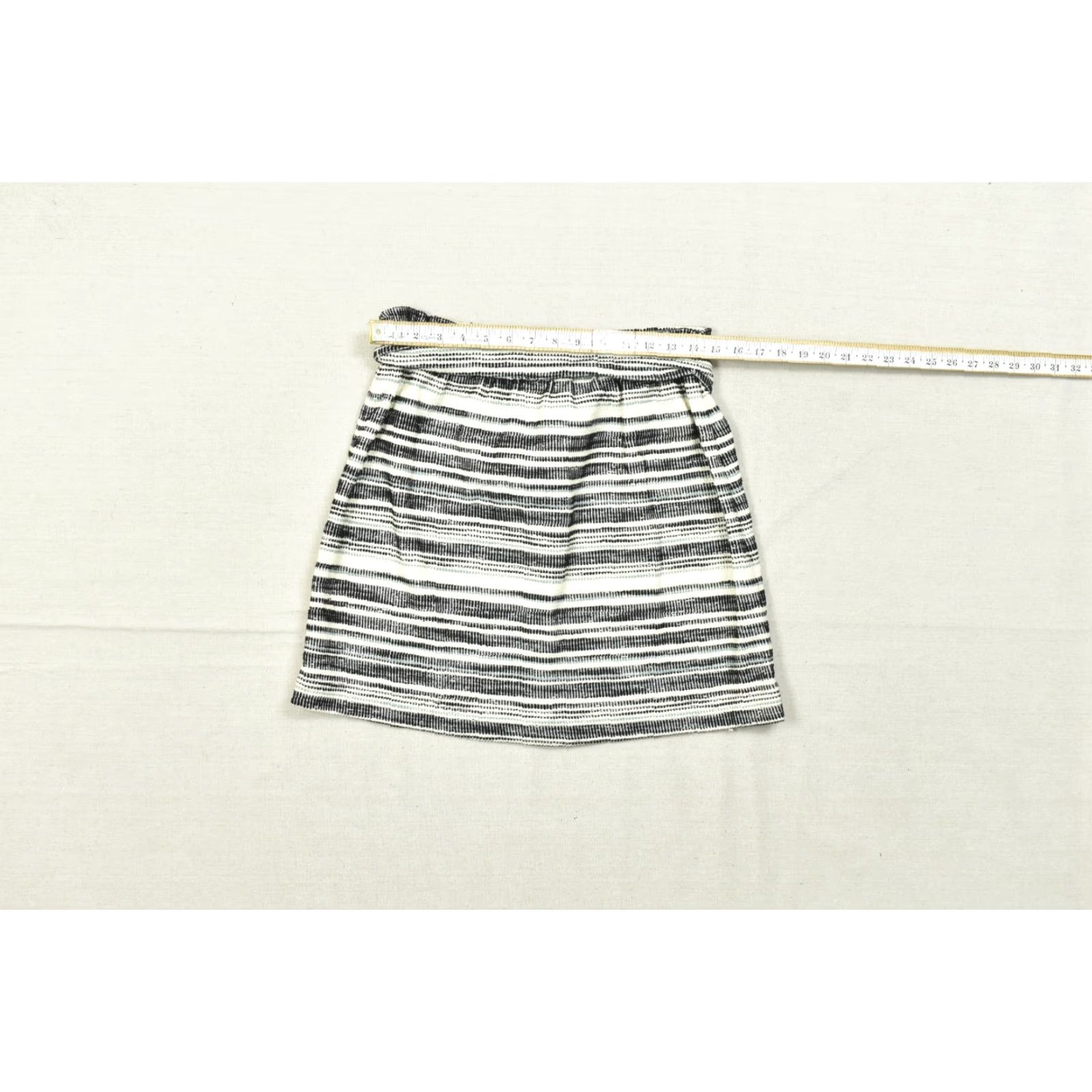 Loft LOFT Outlet Women's Medium Black White Striped Knit Skirt With Tie Waist And Poc Skirt Short Black White Striped Knit Pants? Size 32" / US 10 / IT 46 - 4 Thumbnail