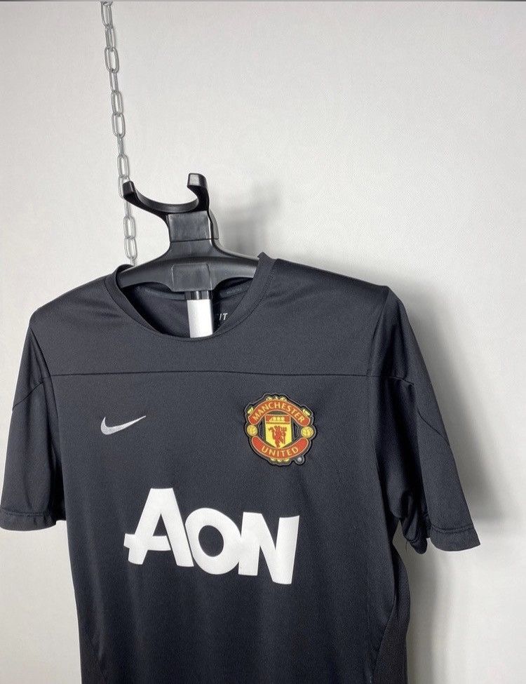Nike × Vintage Nike dri-fit Manchester United AON black jersey size L Size US L / EU 52-54 / 3 - 2 Thumbnail