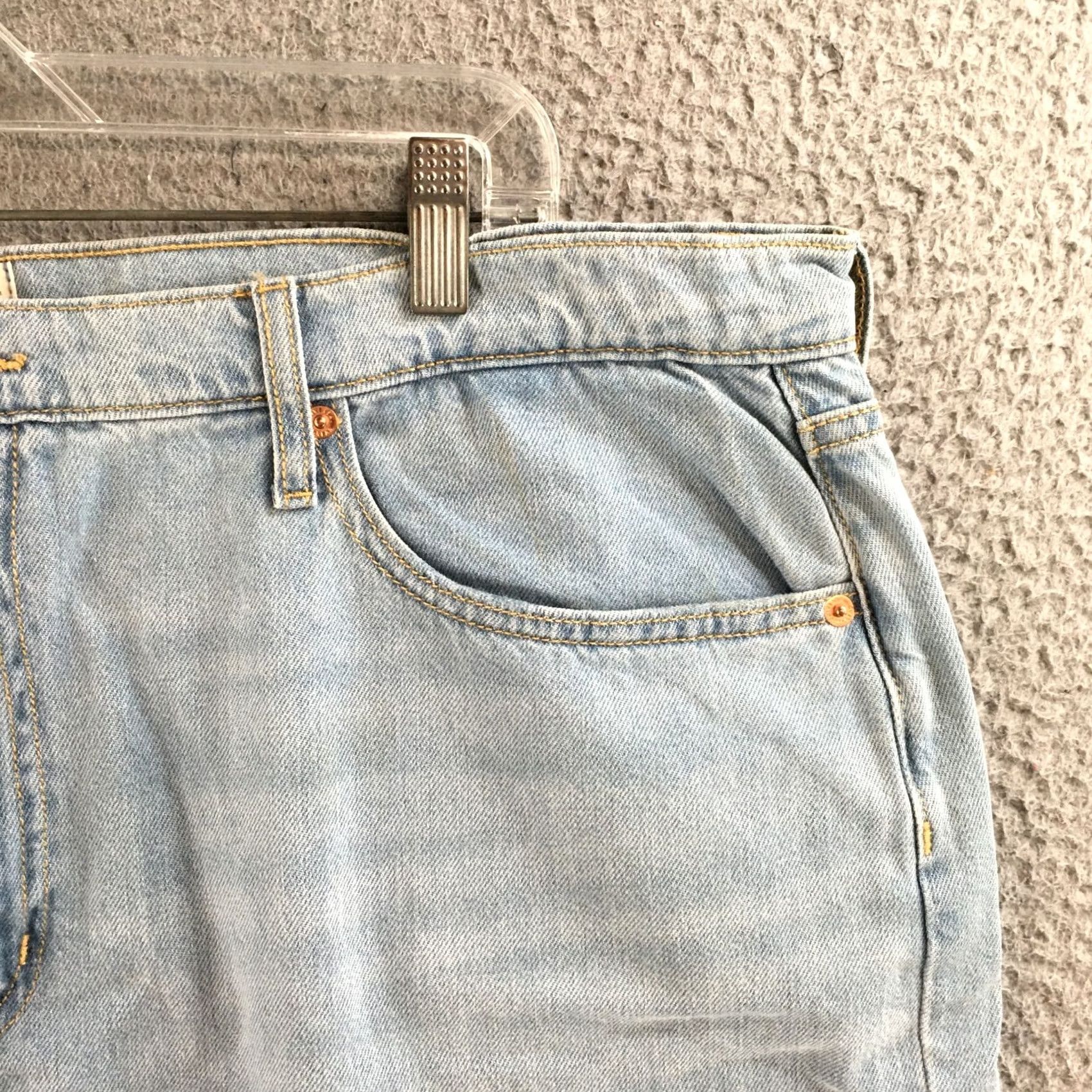 Vintage Universal Thread Jeans Womens 18/34R Boyfriend High Rise Zip Fly Distressed Blue Jeans Womens Regular Medium Blue 5-Pocket Classic Modern Mens Womens Size 40" / US 18 - 4 Thumbnail