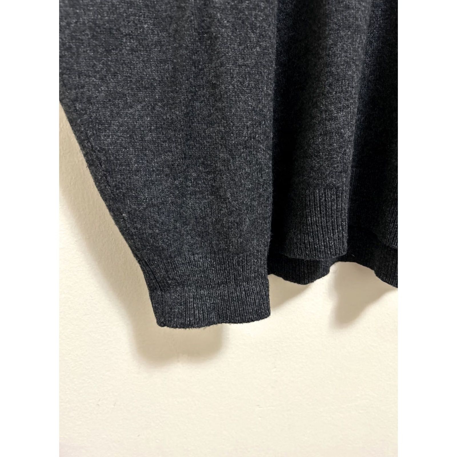 Vintage VINTAGE LL Bean Sweater Mens XL Gray 100% Lambs Wool V-Neck Long Sleeve Pullover Classic Preppy Warm Wool 264789 Mens Size US XL / EU 56 / 4 - 4 Thumbnail