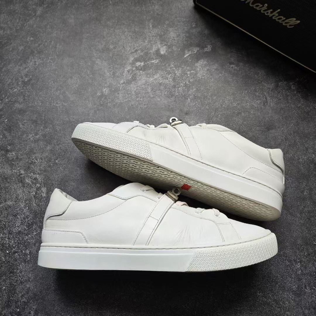 Balenciaga Balenciaga White Lowtop Sneakers 42 Men Size US 9 / EU 42 - 1 Thumbnail