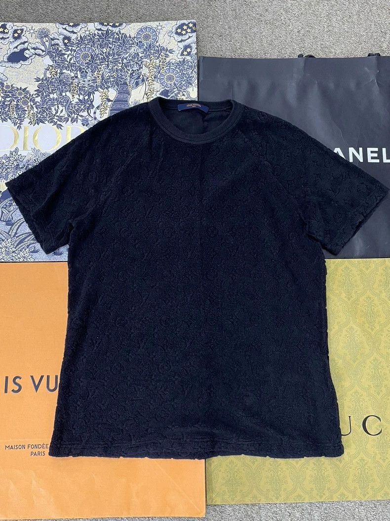 Louis Vuitton Louis Vuitton Black embossed presbyopic towel material sho Size US M / EU 48-50 / 2 - 1 Thumbnail