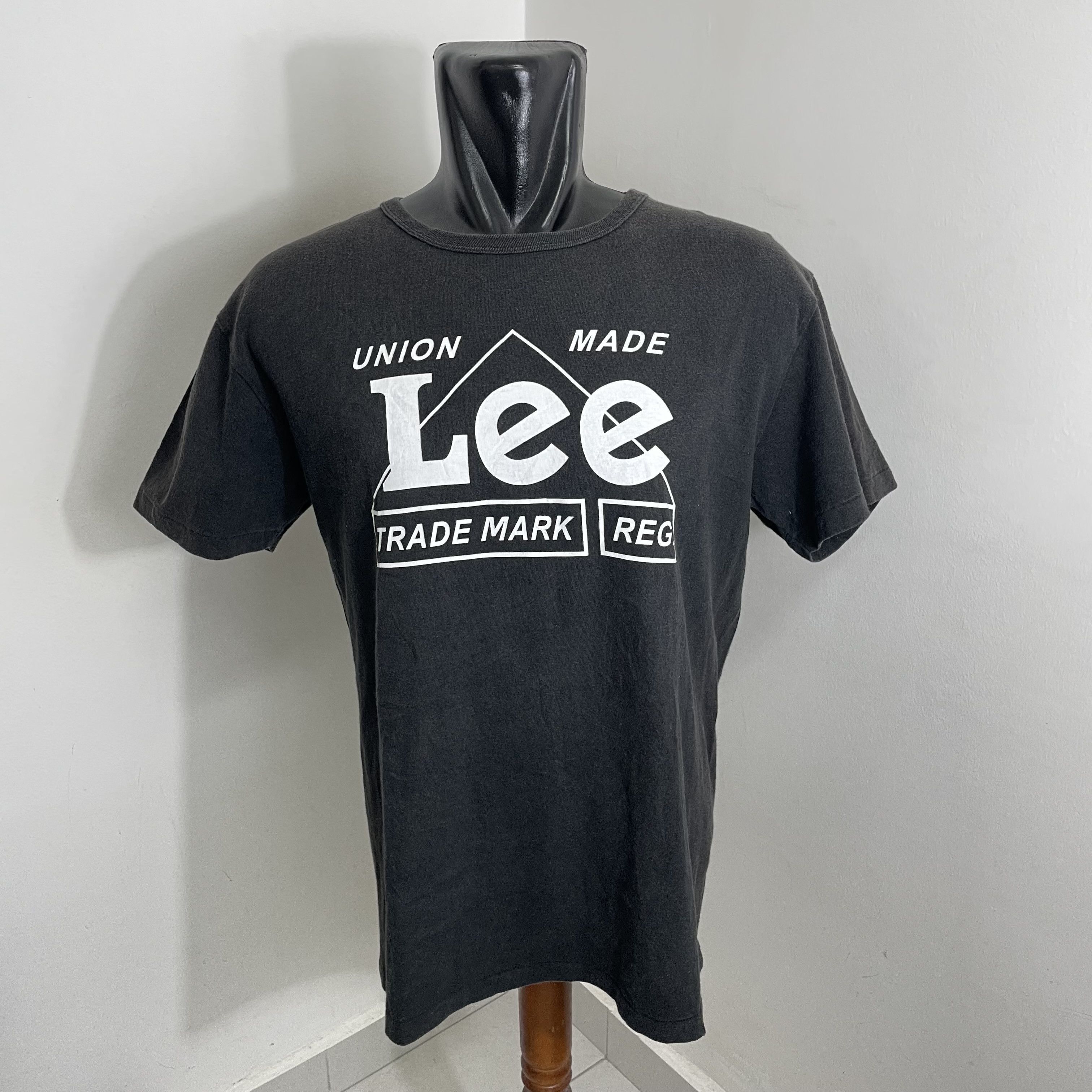 Lee ⭐️SALE⭐️ [XL] LEE JEANS DENIM UNION MADE TSHIRT Size US XL / EU 56 / 4 - 1 Thumbnail