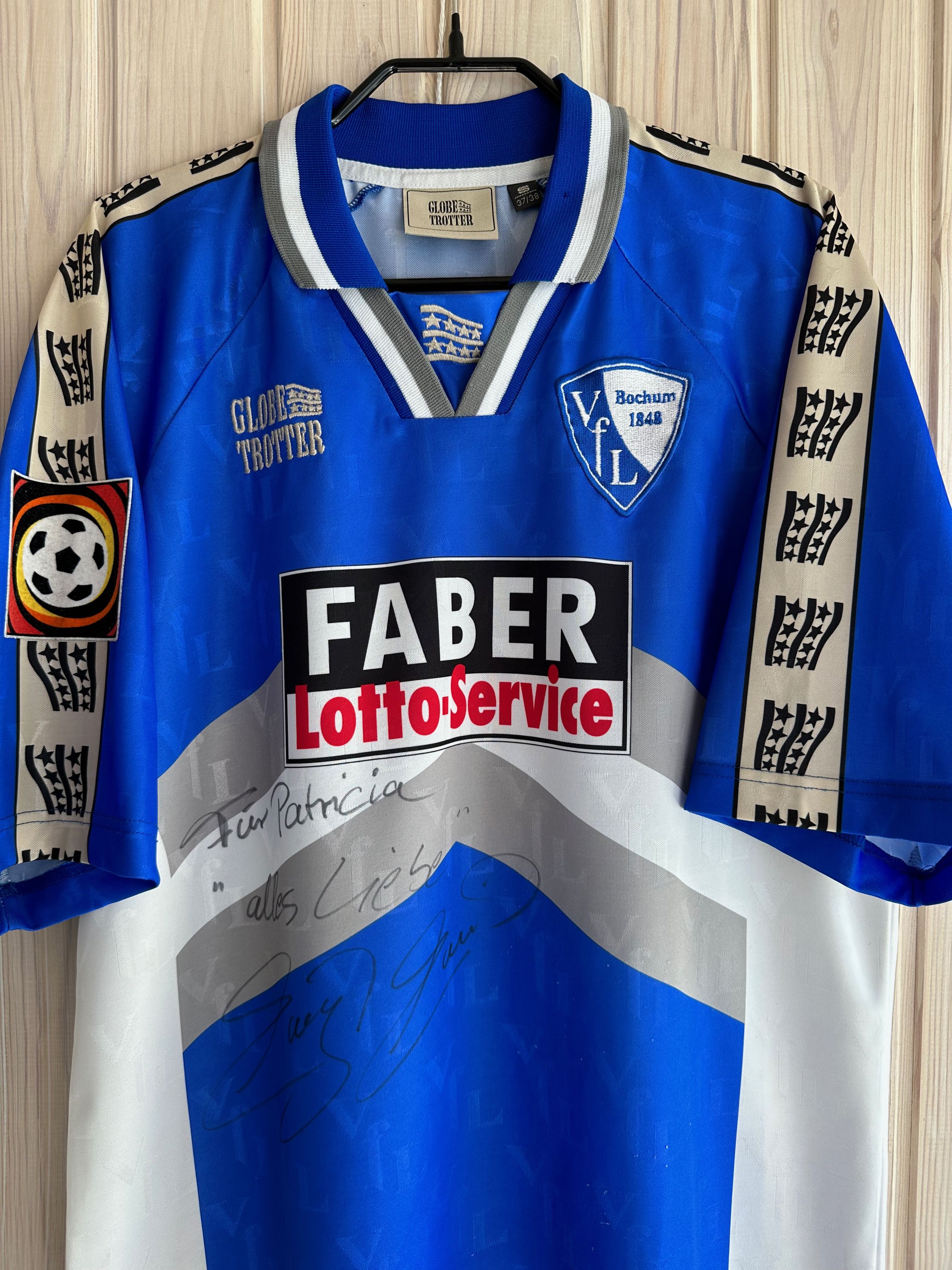Globe-Trotter 2000 BOCHUM Away # 18 MARIC soccer football jerseys Size US S / EU 44-46 / 1 - 3 Thumbnail