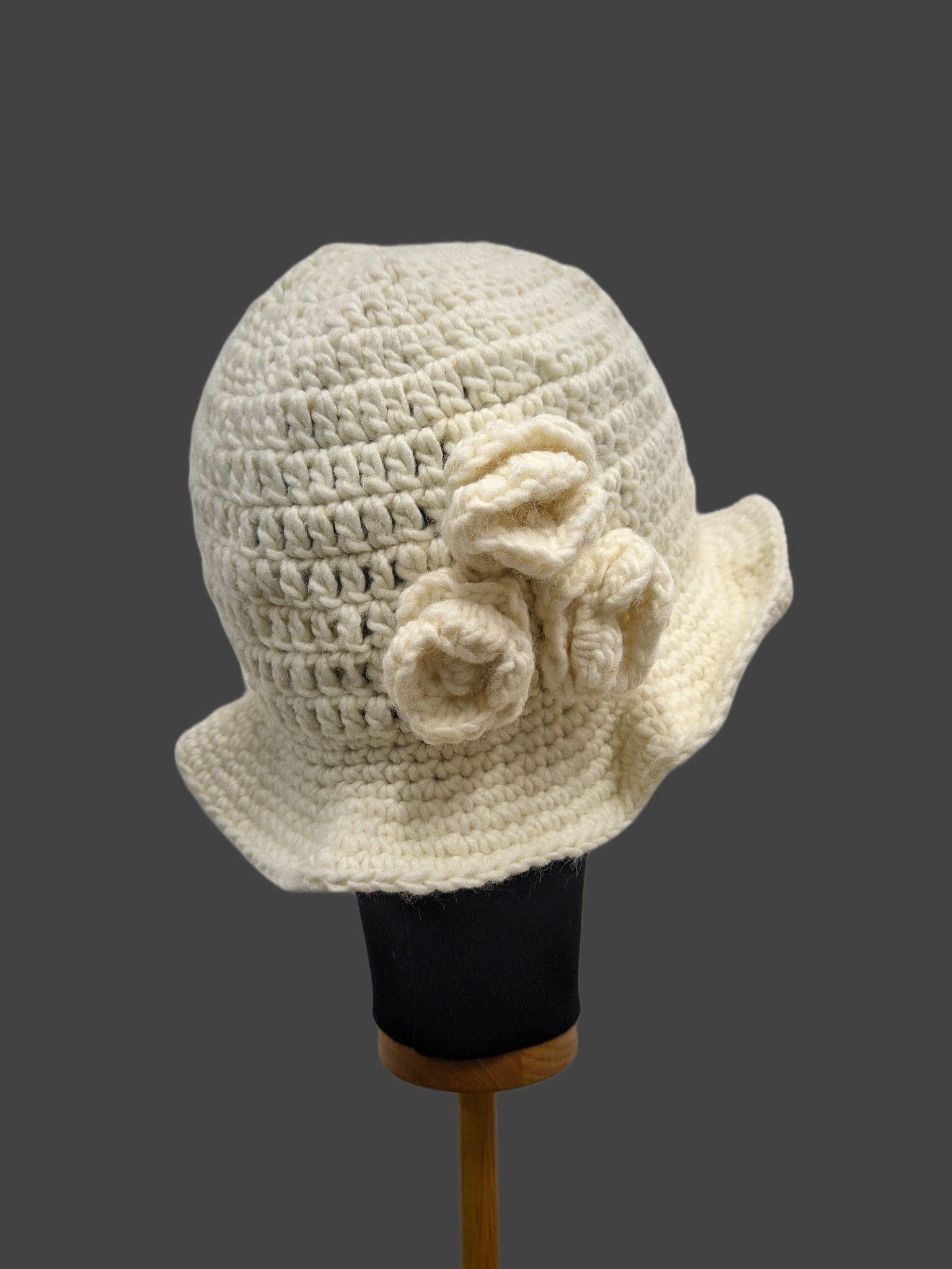 Other Bettina Knitted Hats Flowers Design Size ONE SIZE - 1 Thumbnail