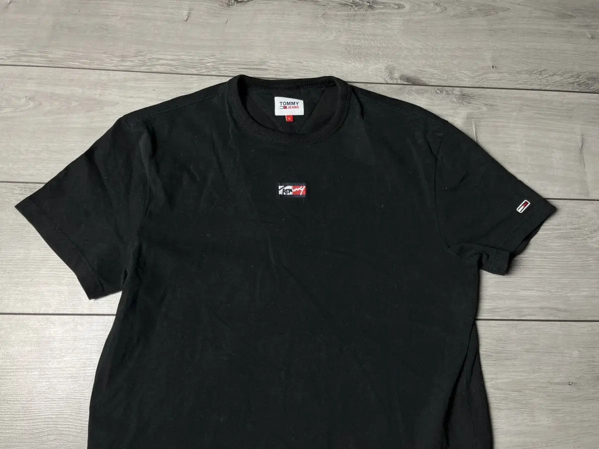 Tommy Hilfiger Tommy Hilfiger Tshirt middle logo double tee size Large Size US L / EU 52-54 / 3 - 3 Thumbnail