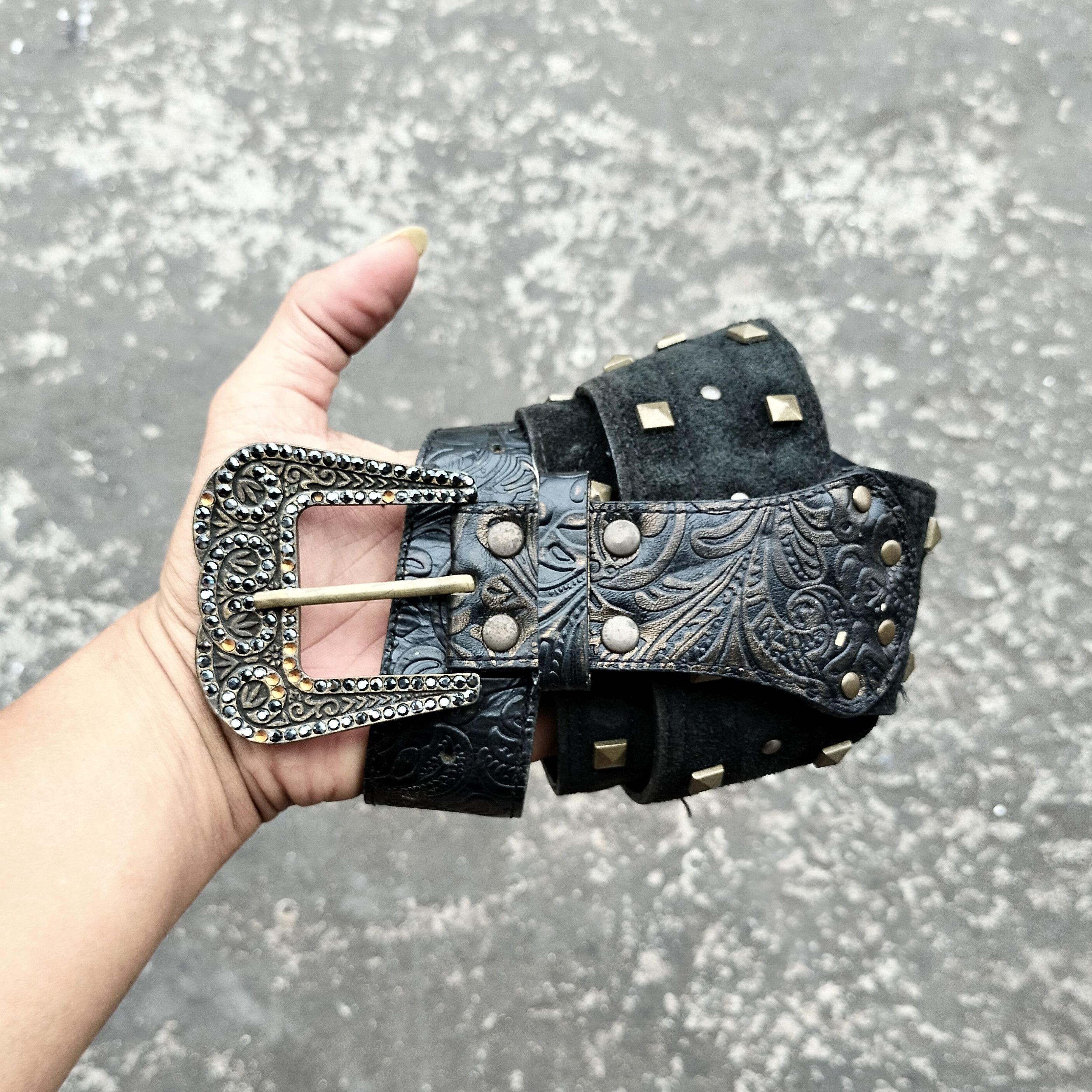 小物 TORNADO MART BLACK LEATHER WESTERN BELT Tornado Mart Cowboy Belt – Paroxa Studios