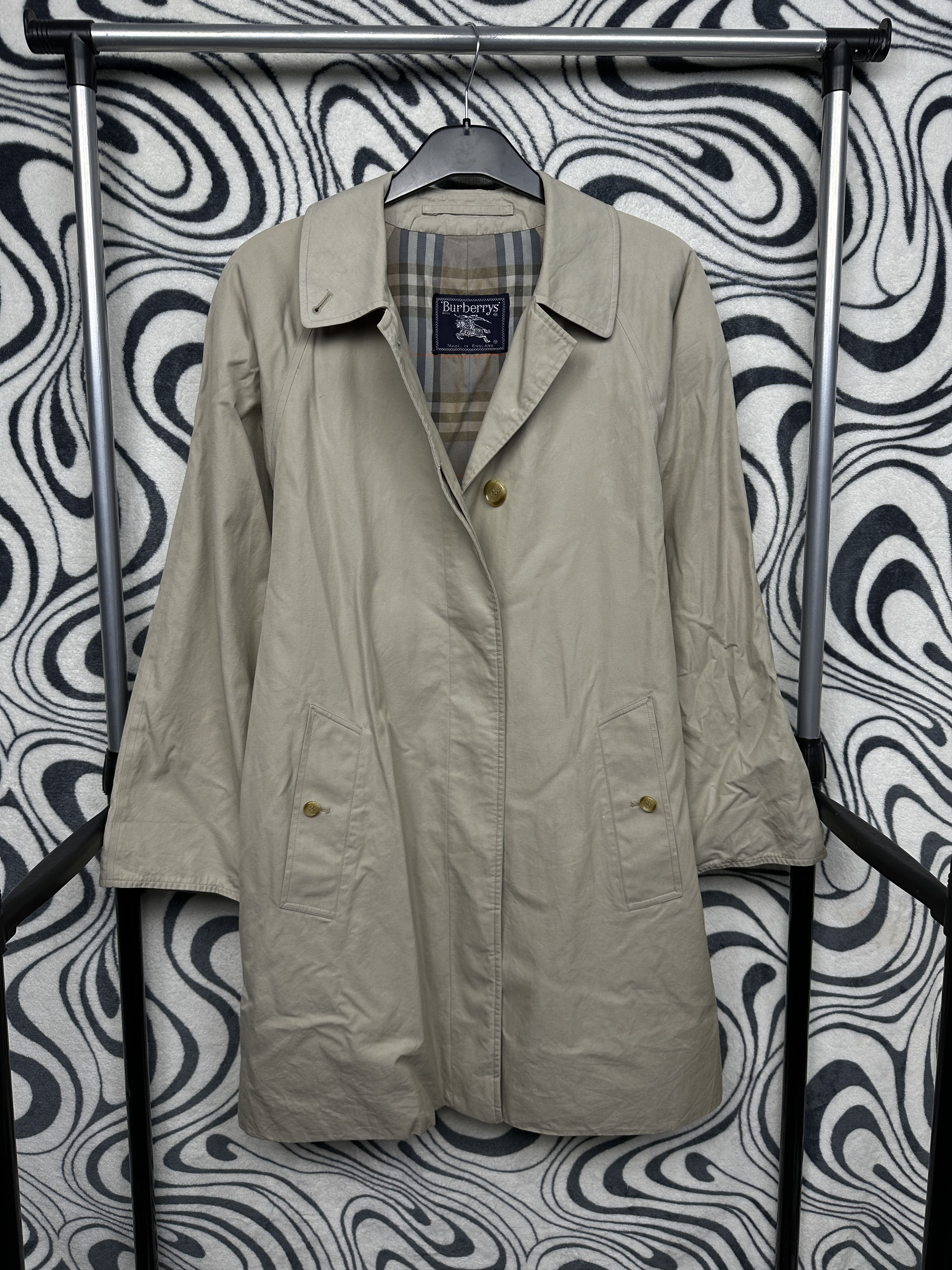Burberry Burberrys London Vintage Womens Trench Coat Jacket Size M / US 6-8 / IT 42-44 - 1 Thumbnail
