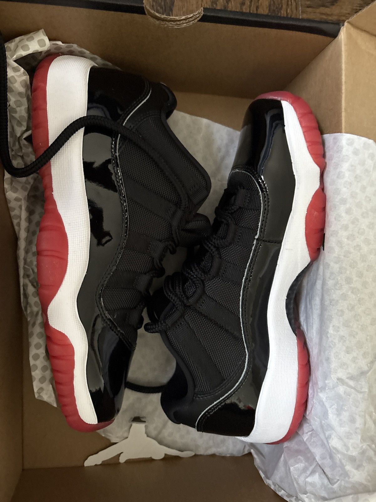 Jordan Brand Air Jordan 11 Retro Low (GS) Size US 7 / EU 40 - 8 Thumbnail