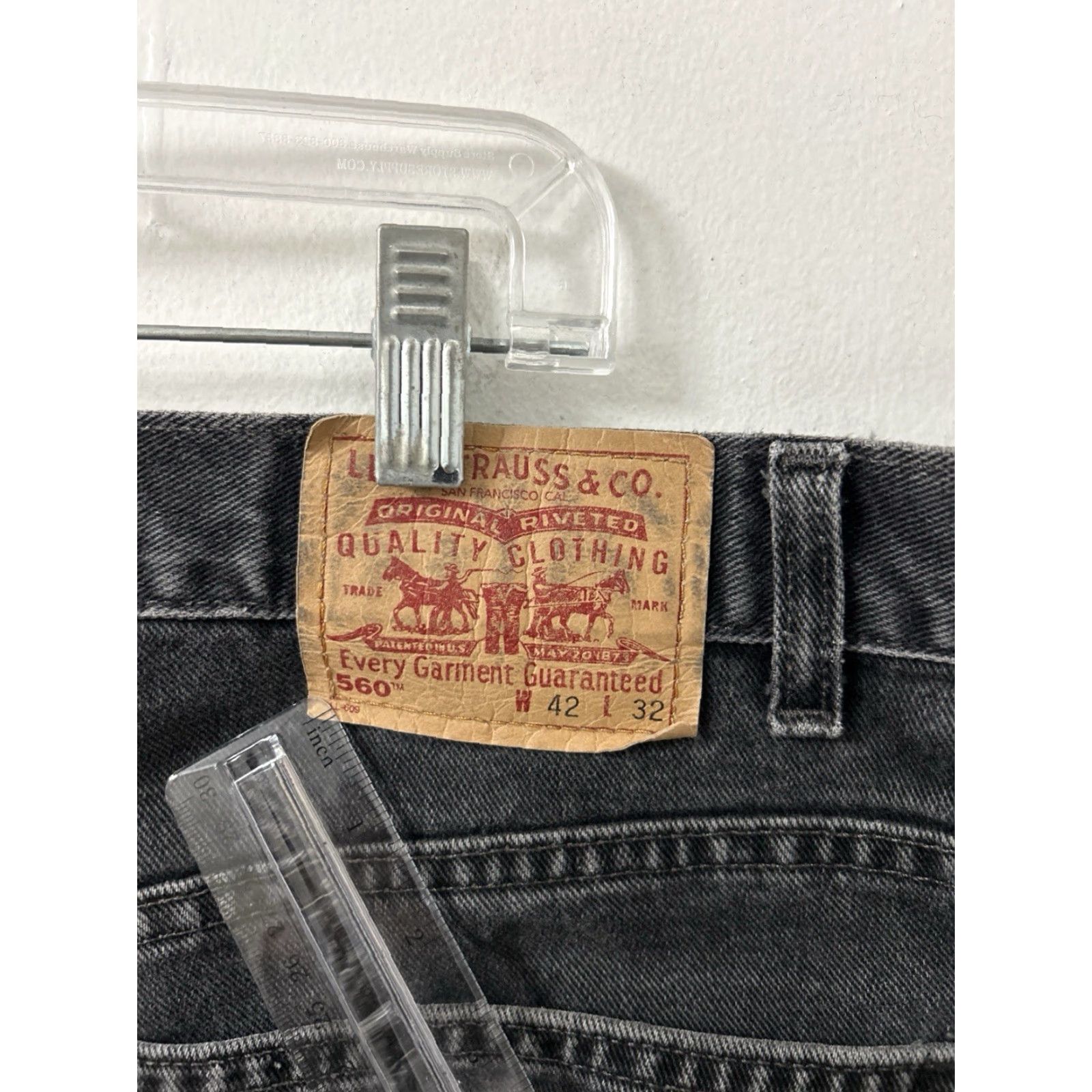 Levi's VINTAGE Levi's 560 Jeans Mens 42x31 Black Loose Fit Denim Tapered Leg 5-Pocket USA 90s Mens Size US 42 / EU 58 - 5 Thumbnail