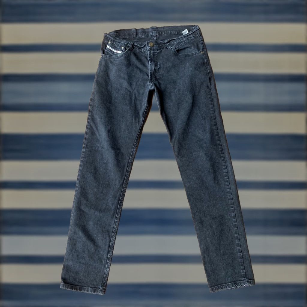 Diesel Diesel Jeans Slim Regular Straight Leg Denim 28 Black Mens Jeans 5-Pocket Logo Button Size US 28 / EU 44 - 1 Thumbnail