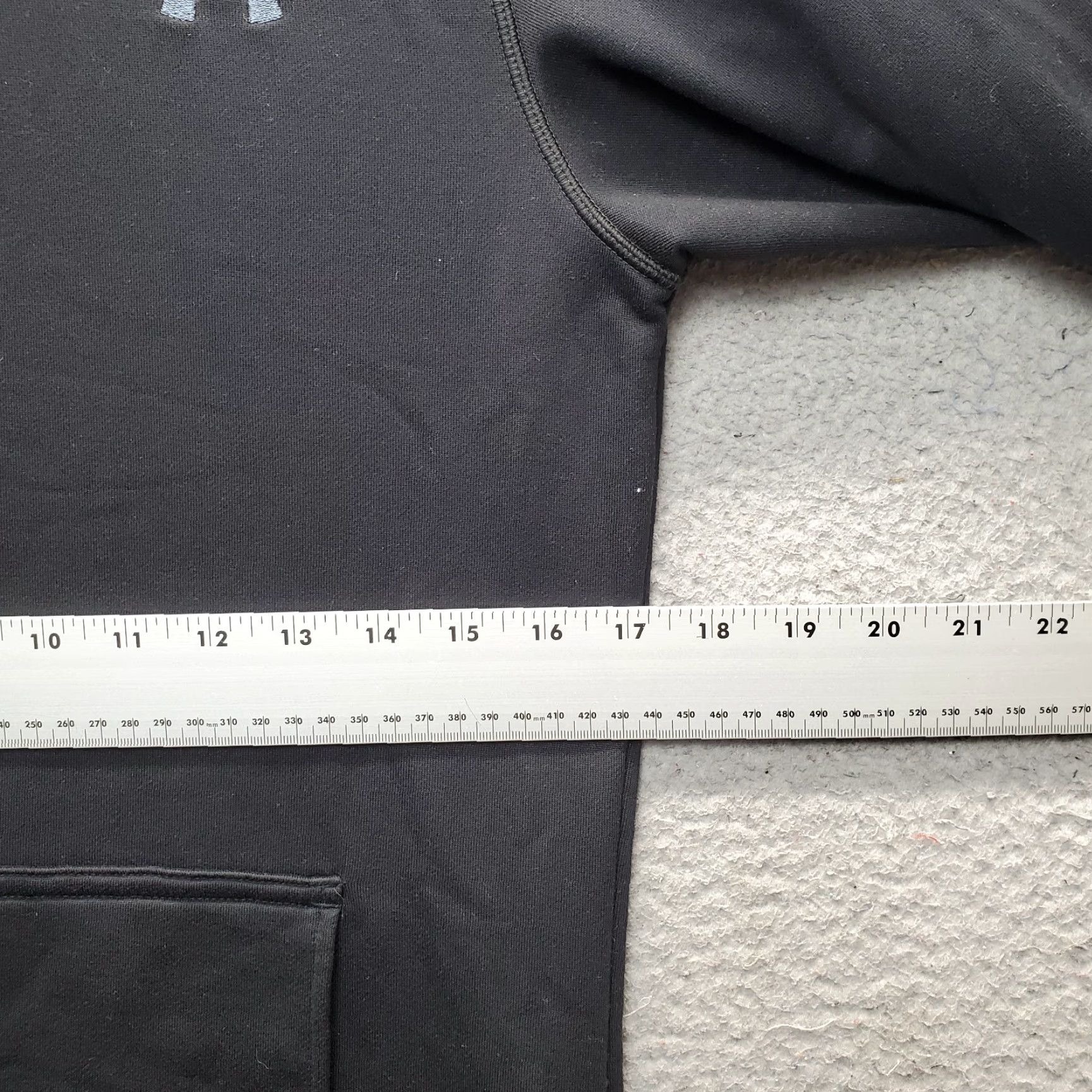 Under Armour Under Armour Hoodie Womens Size S Black Pullover Kangaroo Pocket Semi Fitted Stretch Pullover Hoodie Size S / US 4 / IT 40 - 4 Thumbnail