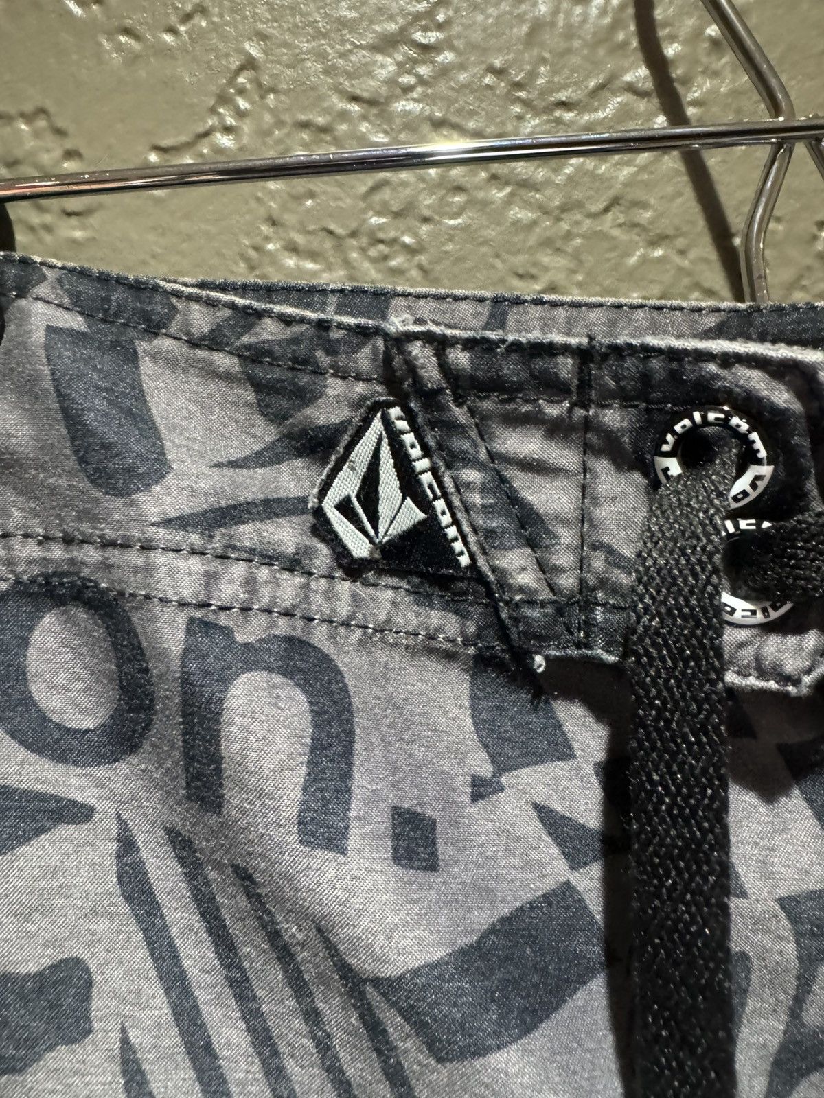 Volcom Vintage Volcom Surf Board Swim Shorts Dark Grey Black Y2k Size US 30 / EU 46 - 5 Thumbnail