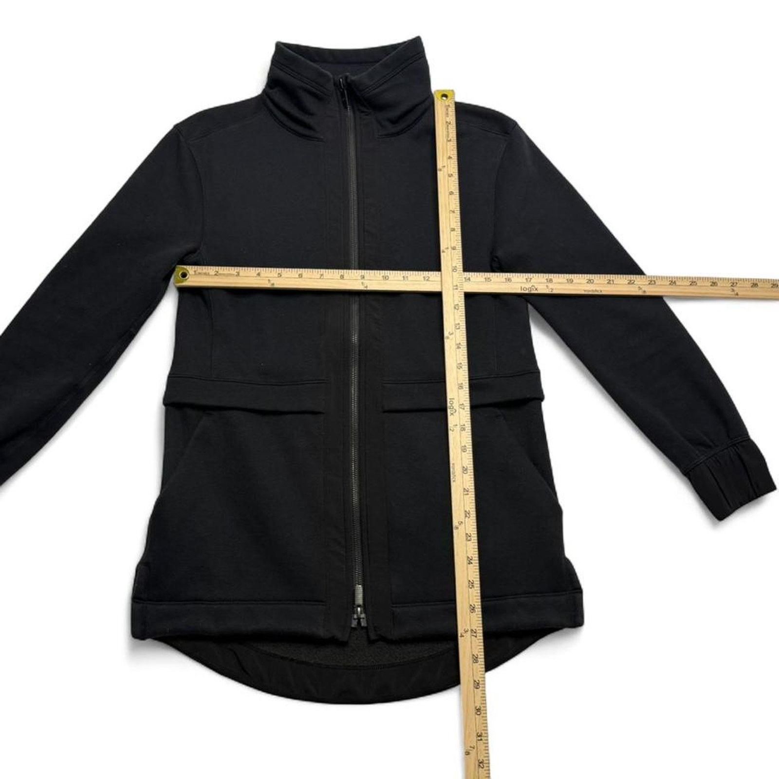 Lululemon Lululemon Light Warmth Black Full Zip Jacket women’s size 4 Size S / US 4 / IT 40 - 4 Thumbnail