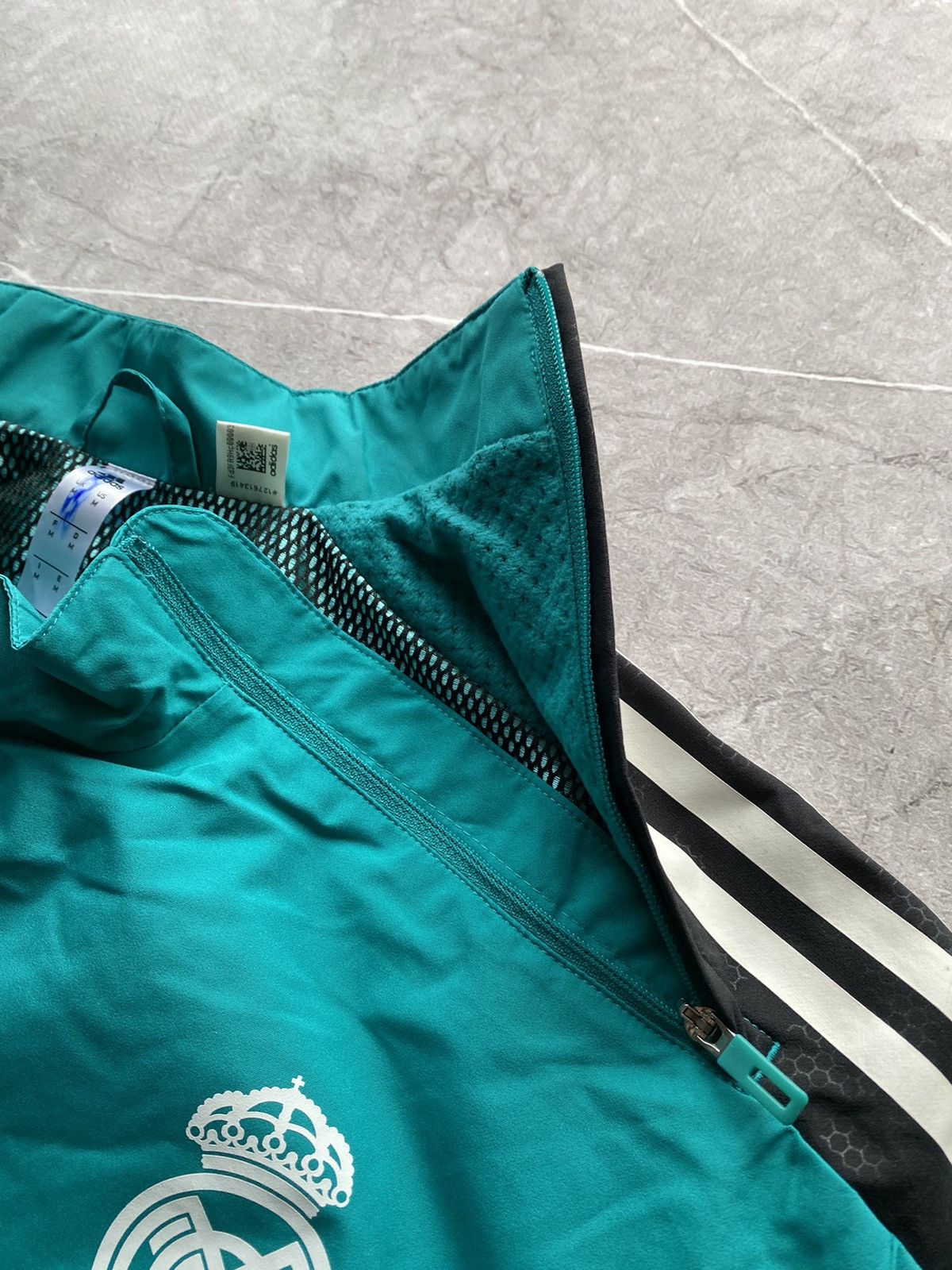 Adidas Adidas 2021-22 Real Madrid Training Zip Drill Top Sweatshirt Size US M / EU 48-50 / 2 - 7 Thumbnail