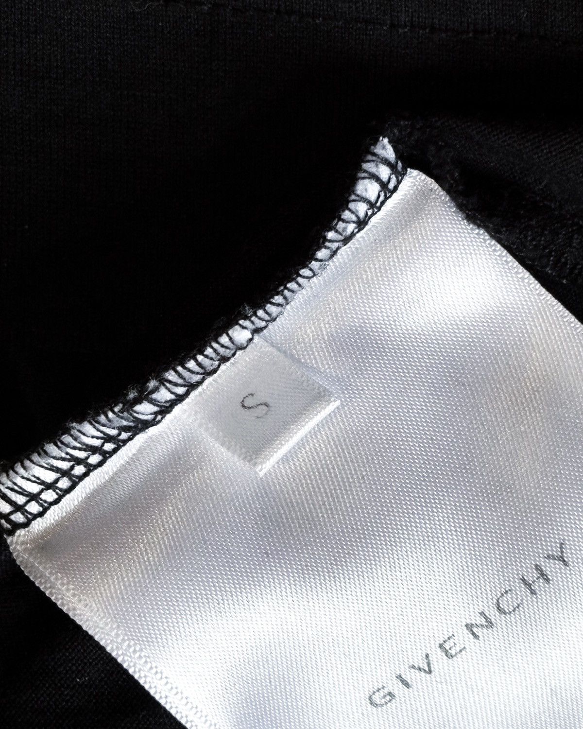 Givenchy STAFF 4G LOGO LONGSLEEVE Size US S / EU 44-46 / 1 - 5 Thumbnail
