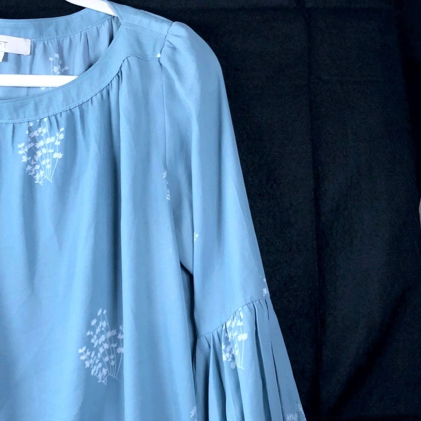 Loft LOFT Blouse Floral Boat Neck Long Balloon Sleeves M Women’s Blue White Size M / US 6-8 / IT 42-44 - 5 Thumbnail
