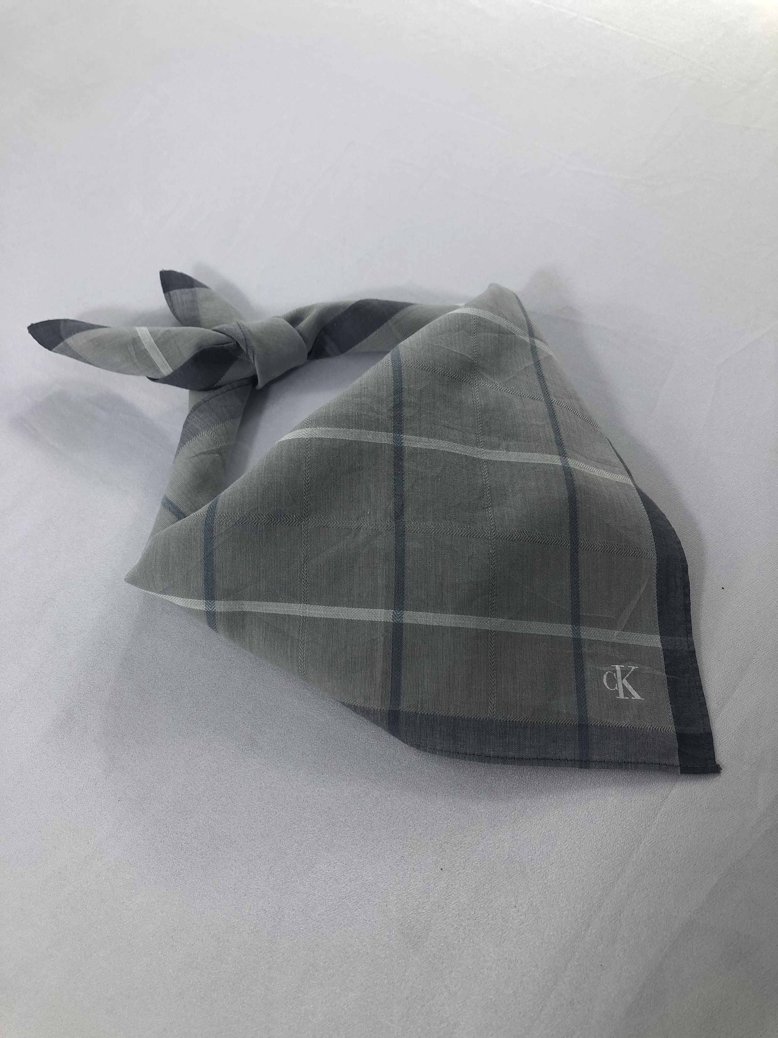 Calvin Klein Calvin Klein Handkerchief / Bandana / Neckerchief Size ONE SIZE - 1 Thumbnail