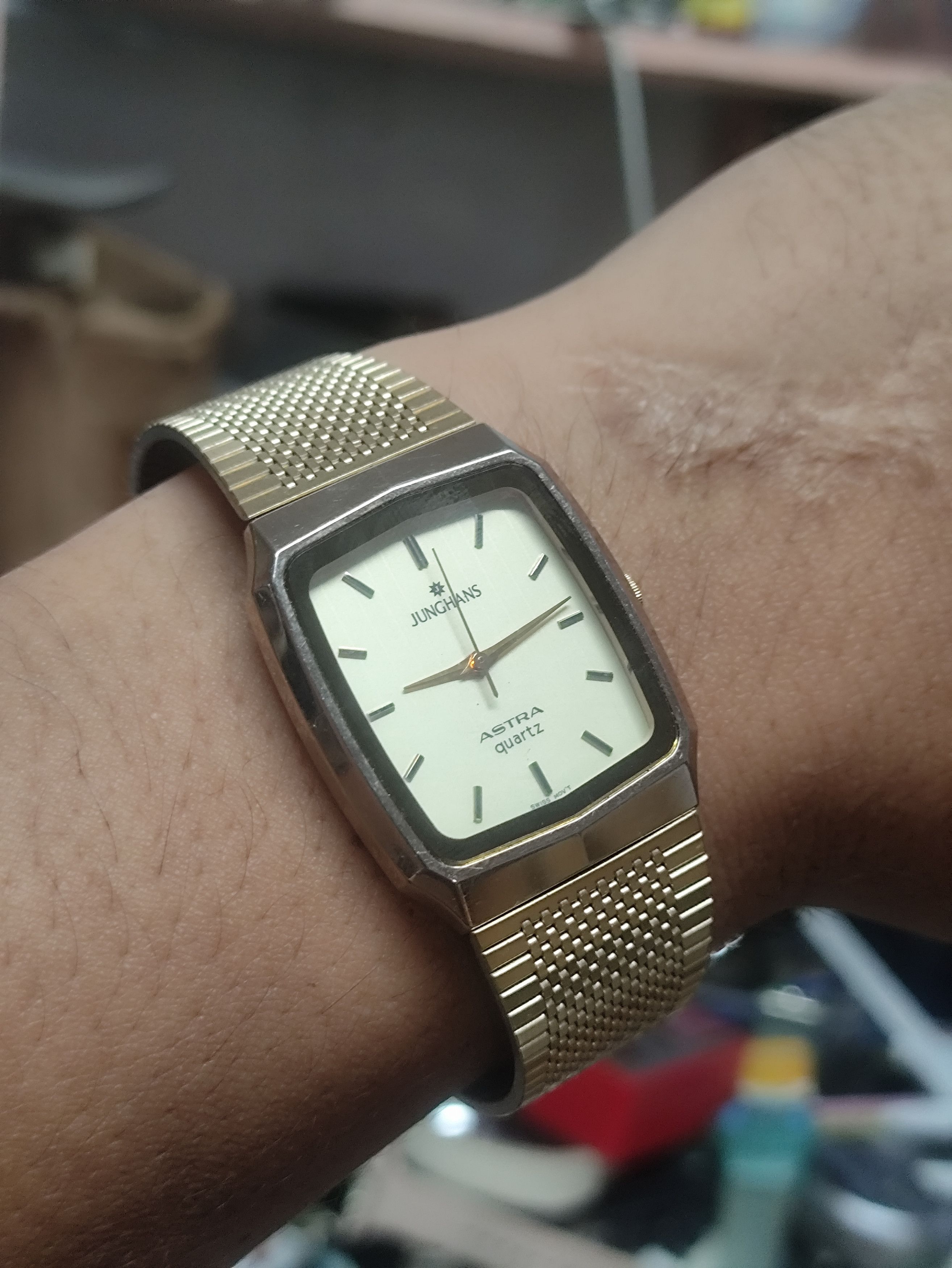 Junghans Retro 💥 JUNGHANS SWISS WATCH. QUARTZ ENGINE. Size ONE SIZE - 2 Thumbnail