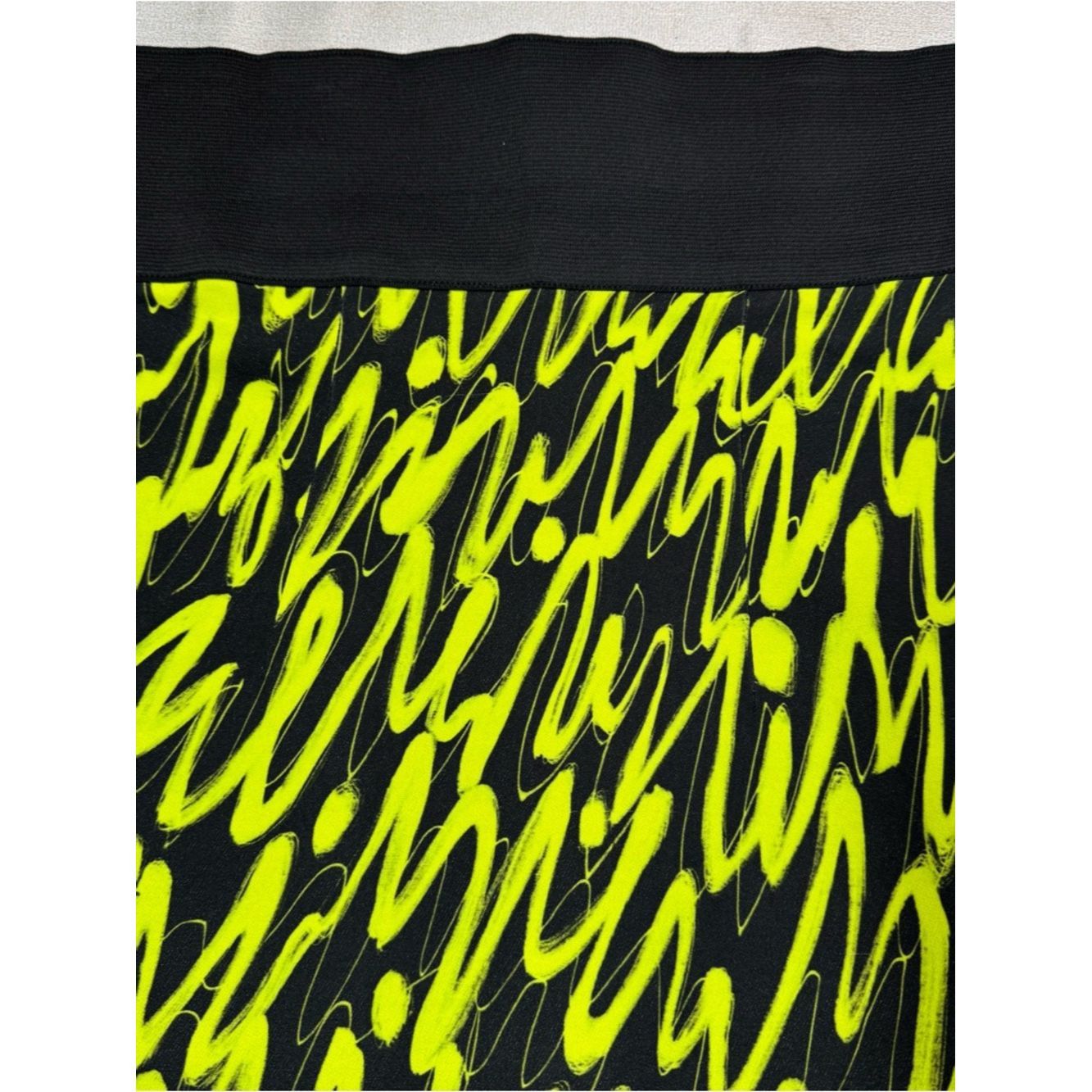 MILLY Milly Black Waist Neon Lime Patterned Pencil Skirt Size 6 Size 28" / US 6 / IT 42 - 4 Thumbnail