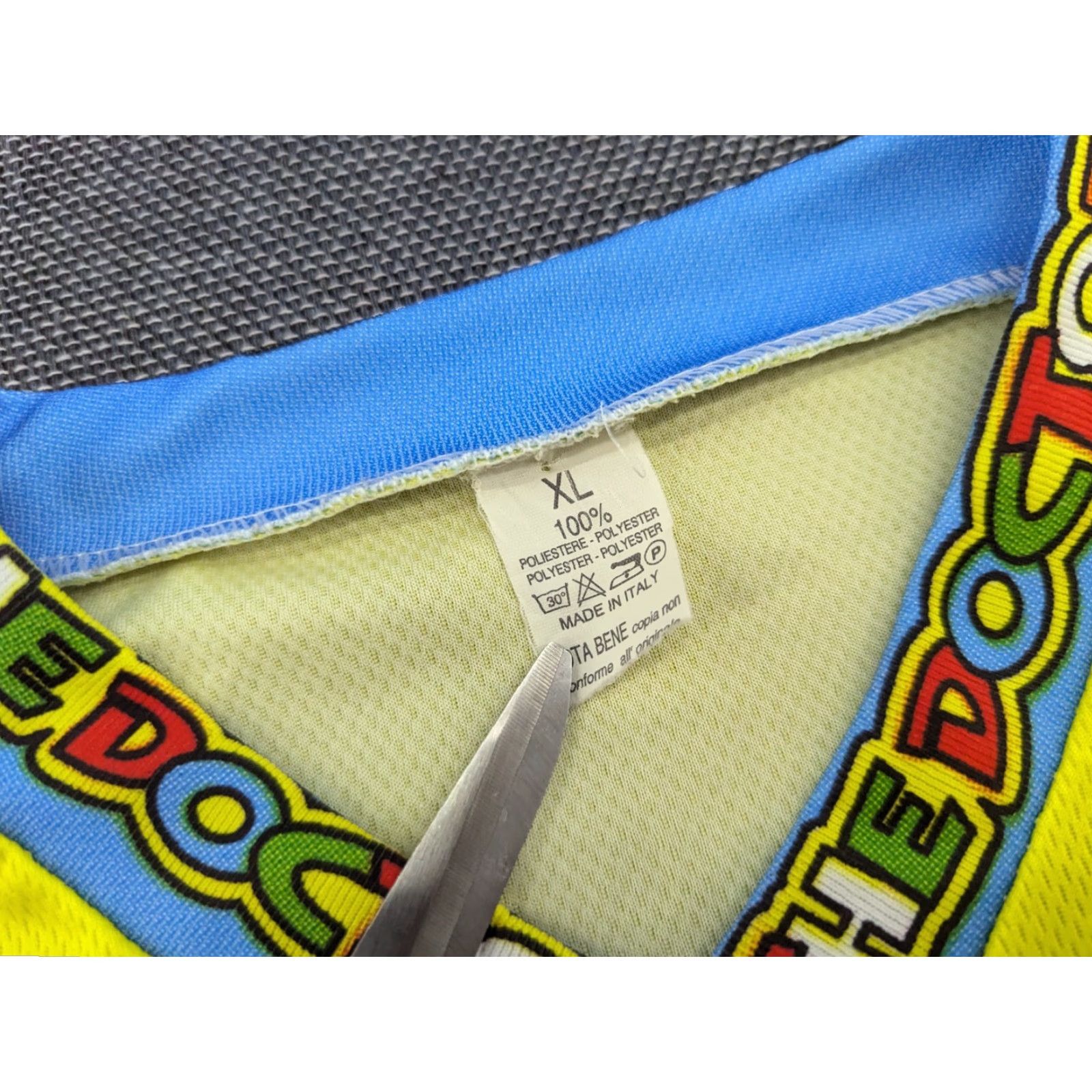 Valentino Valentino Rossi The Doctor 46 Mens Shirt XL Graphic Print Made in Italy Shirt Mens XL Graphic Print Multicolor Size US XL / EU 56 / 4 - 6 Thumbnail