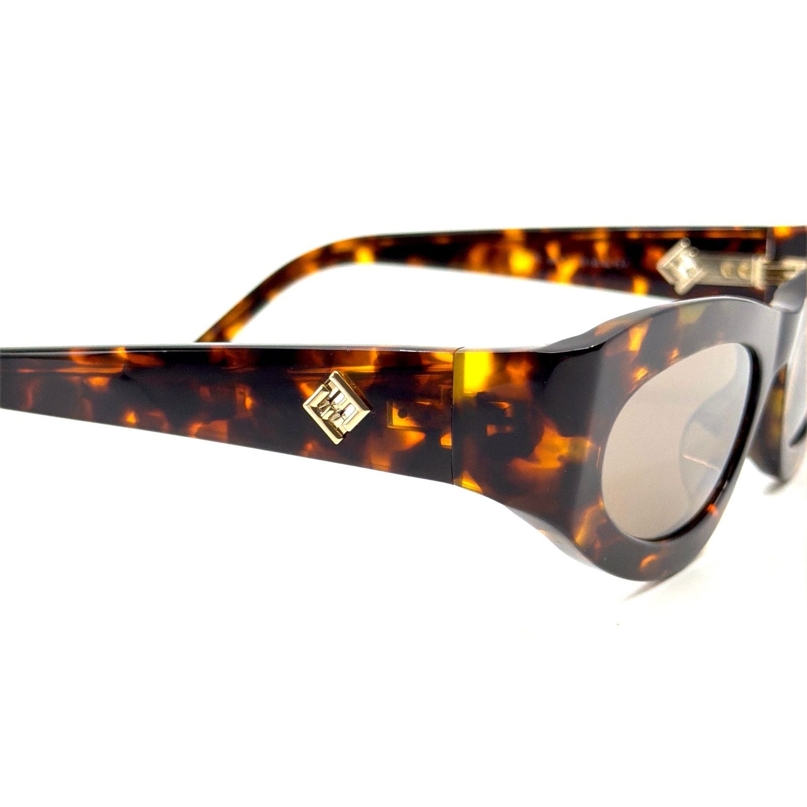 Fendi New!!! FENDI Sunglasses FE40177U 56G Authentic Size ONE SIZE - 6 Thumbnail