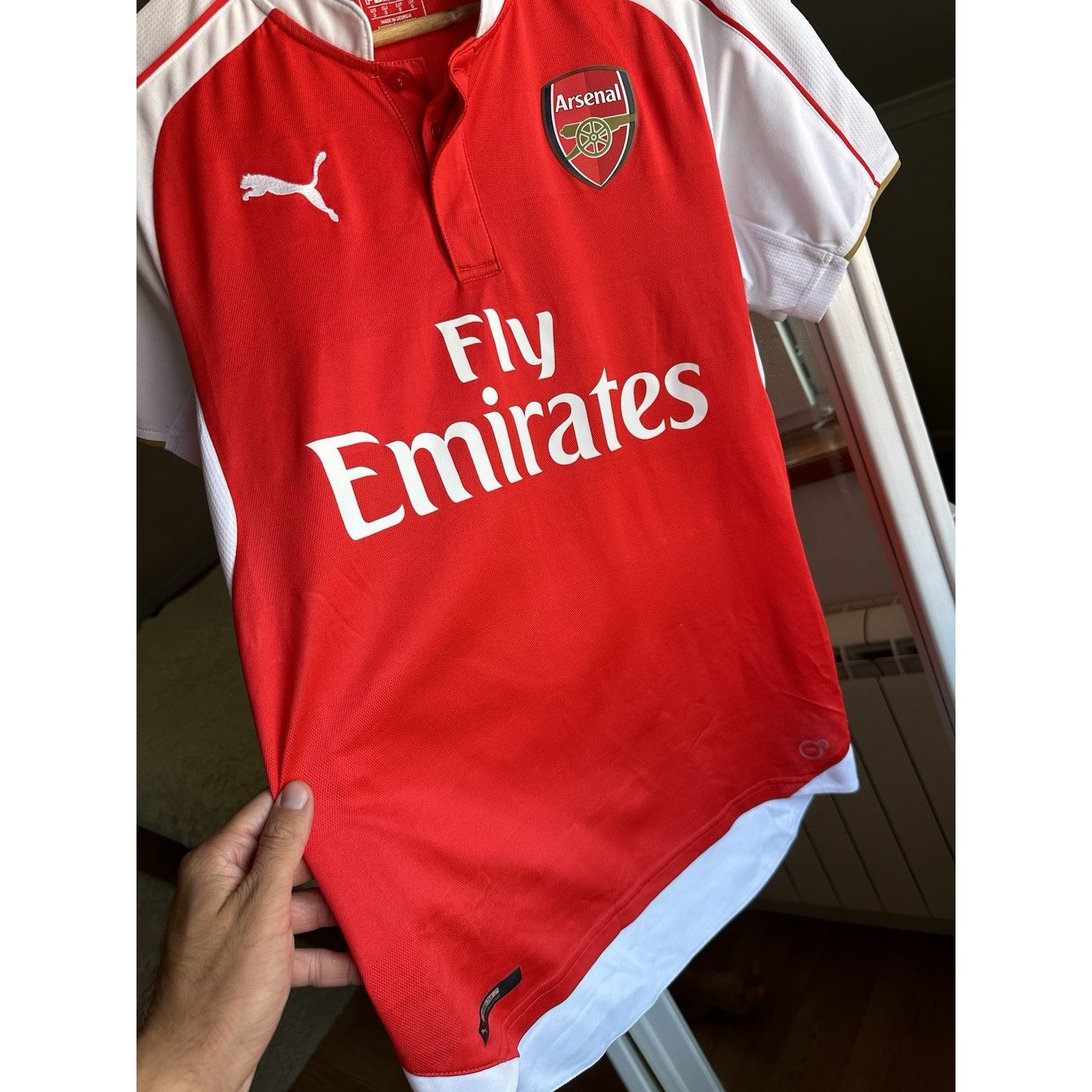 Puma ARSENAL 2015/16 HOME RED WHTE SHORT SLV PUMA SOCCER JERSEY F Size US S / EU 44-46 / 1 - 7 Thumbnail