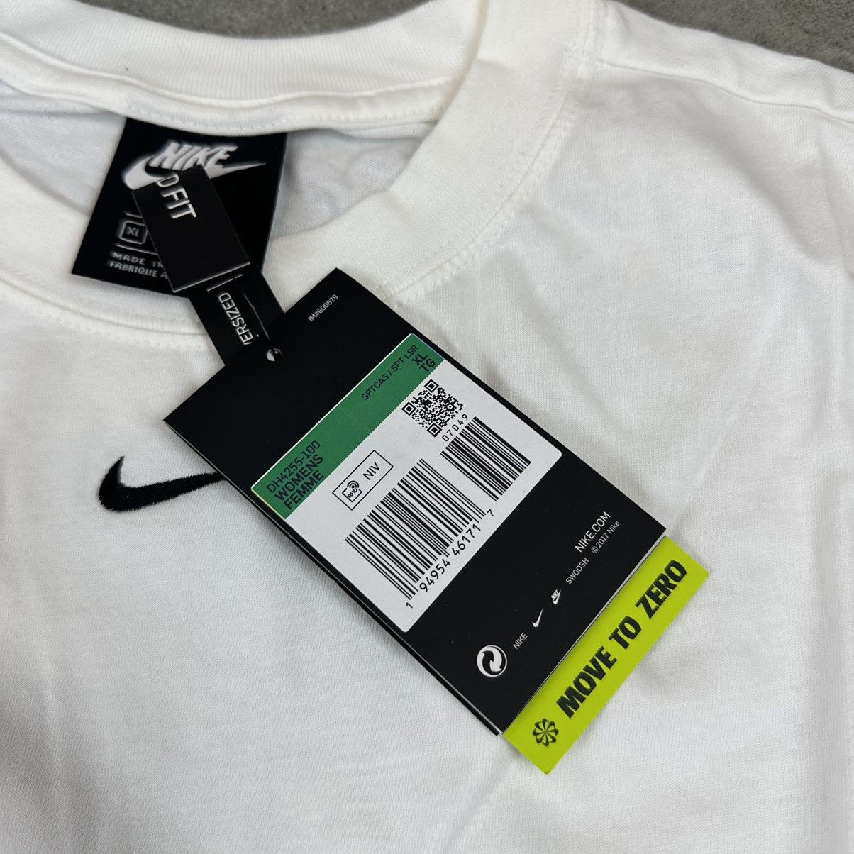 Nike Nike central swoosh t-shirt streetwear XL white Size US XL / EU 56 / 4 - 3 Thumbnail