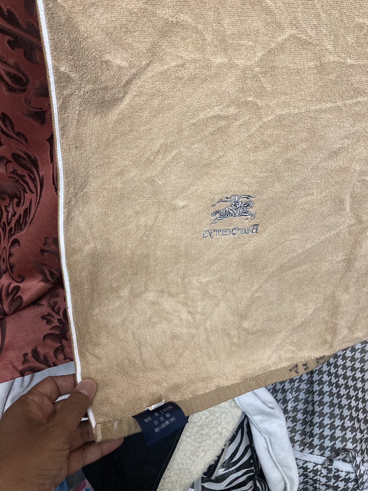 Japanese Brand Burberrys towel Size ONE SIZE - 9 Thumbnail