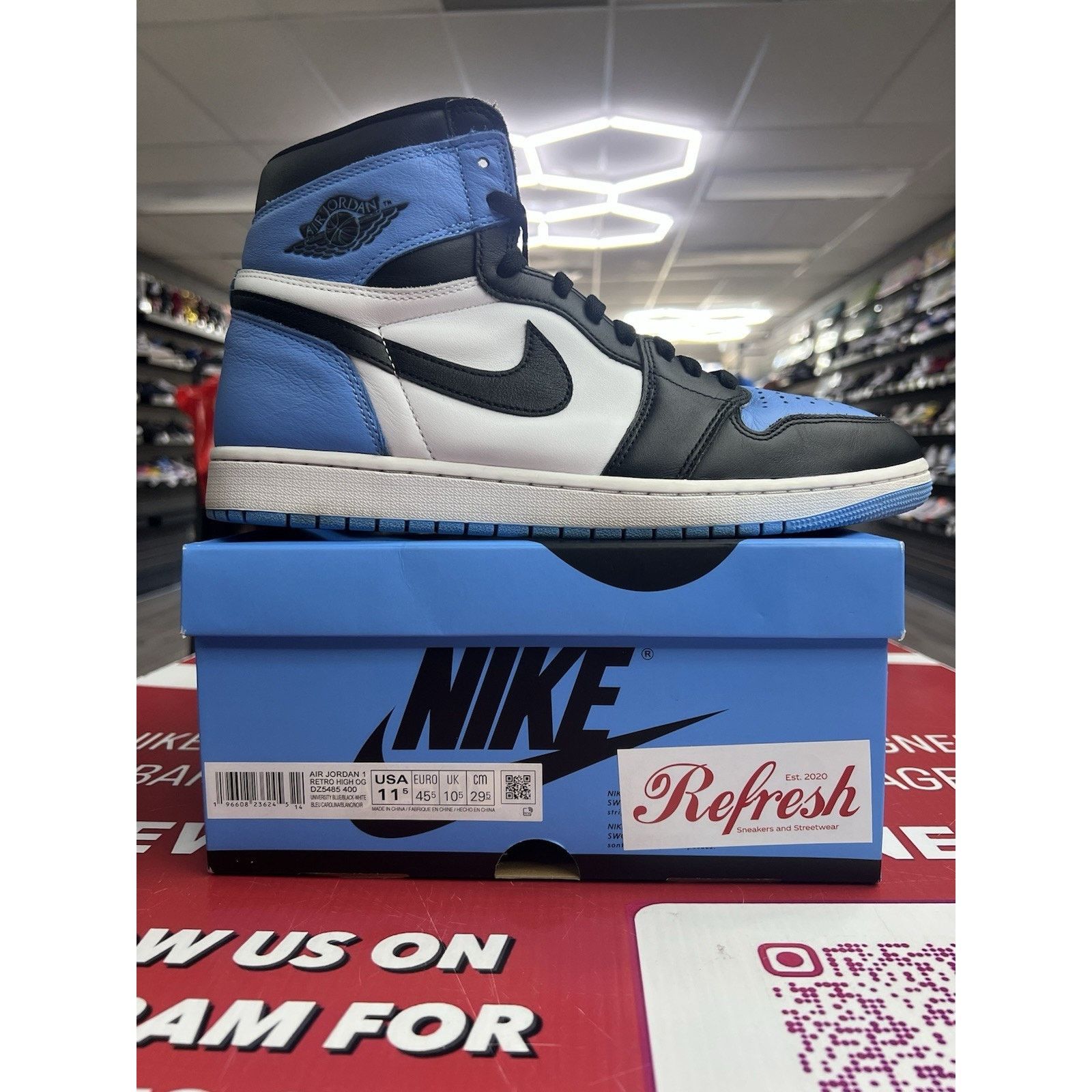 Jordan Brand Air Jordan 1 UNC Toe Size 11.5 DZ5485-400 Size US 11.5 / EU 44-45 - 1 Thumbnail
