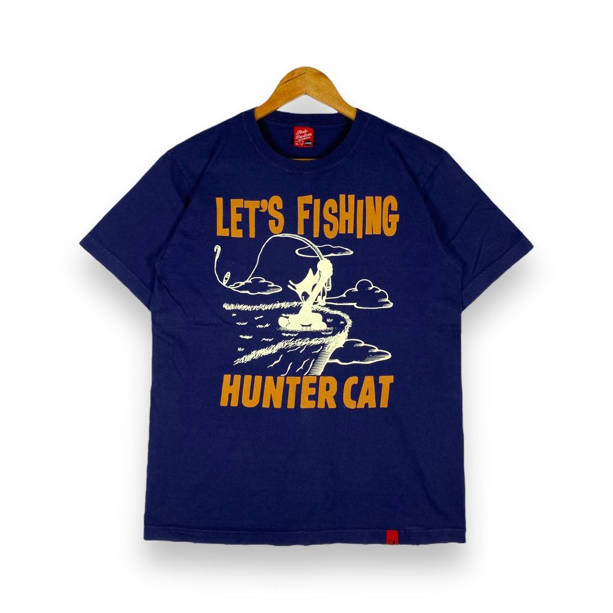 STUDIO D'ARTISAN FELIX Let's Fishing Hunter Cat Indigo Tee