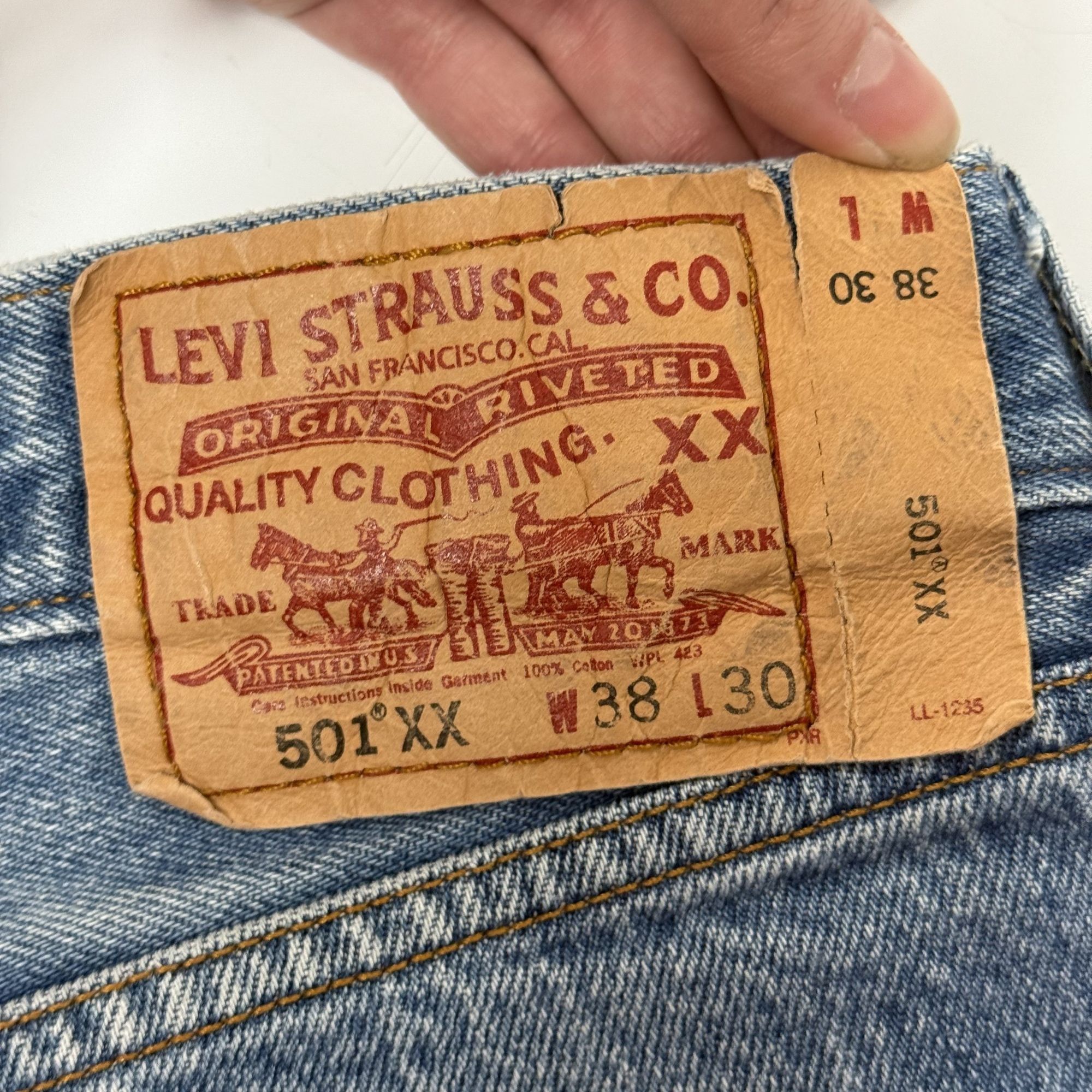 Levi's Vtg Levis 501 XX DISTRESSED Blue Jeans BUTTON FLY Pants Size US 38 / EU 54 - 4 Thumbnail