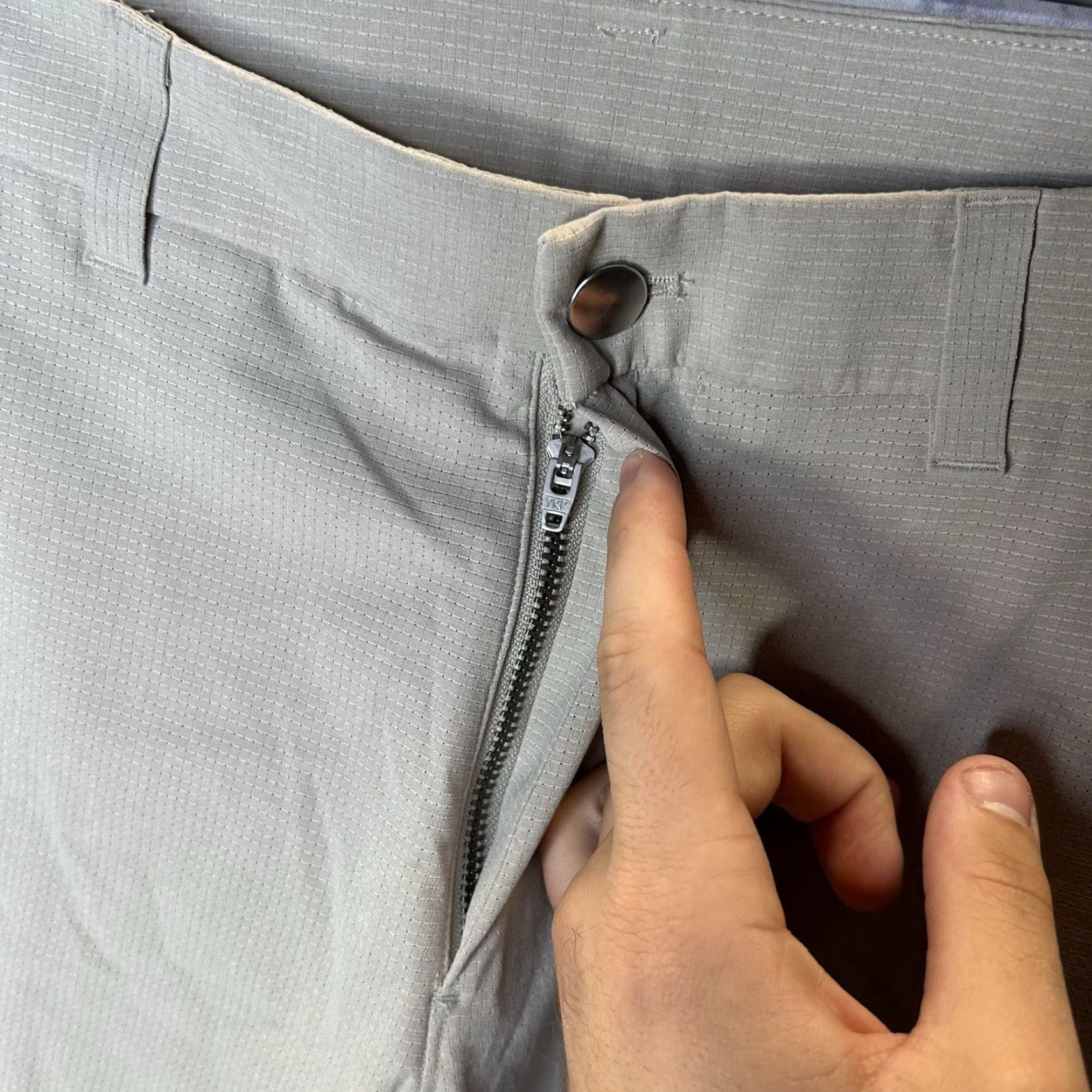 Lululemon Lululemon Commission Slim Fit Pant VENTLIGHT Straight Leg Chino Pants 35x33 Gray / Beige Mens Size US 35 - 5 Thumbnail